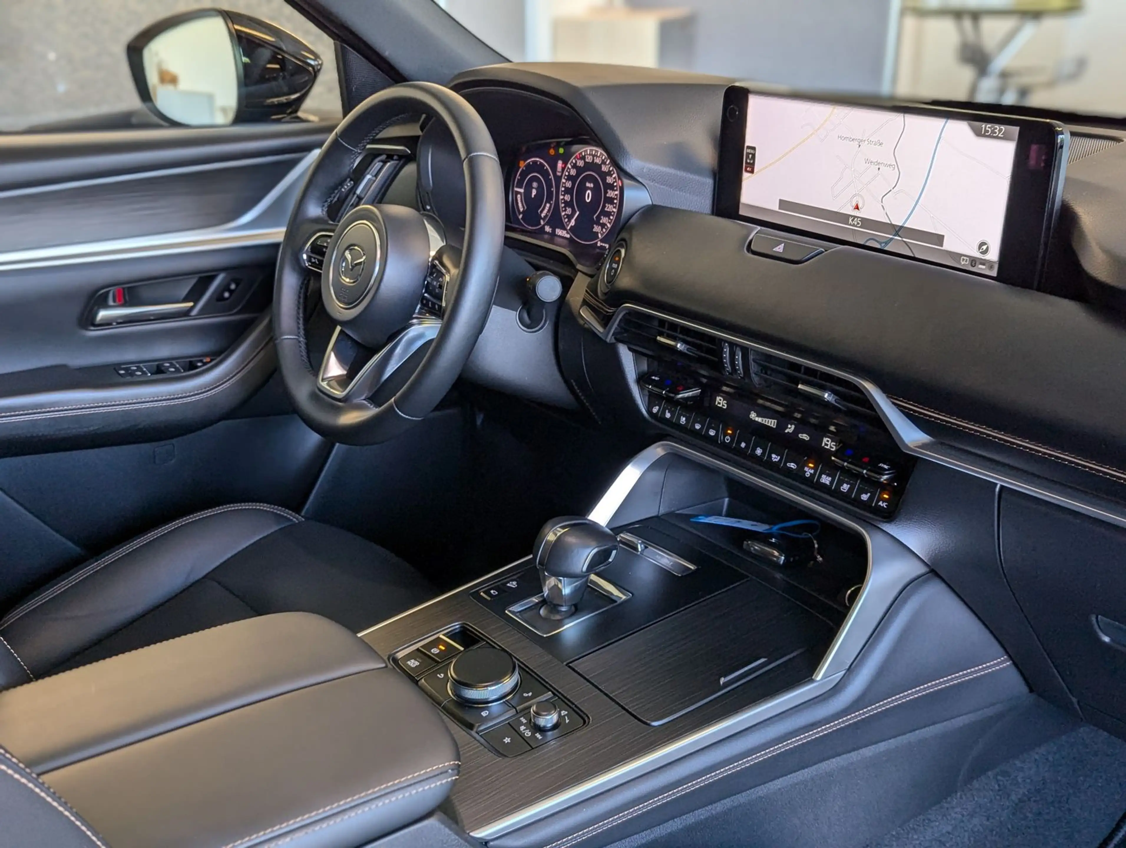 Mazda CX-80 2.5SKYACTIV PHEV 327 HOMURA+ 7-Sitze Pano — photo 13