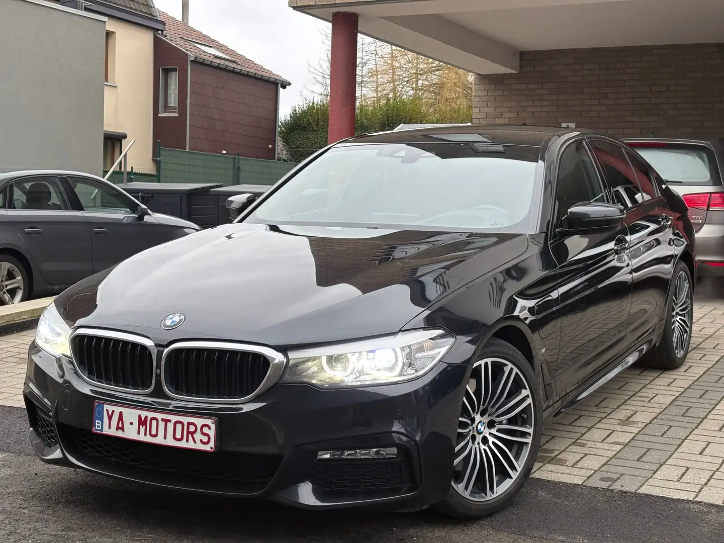BMW 530 PACK M / FULL OPTIONS / GARANTIE 12 MOIS ! Noir - 1