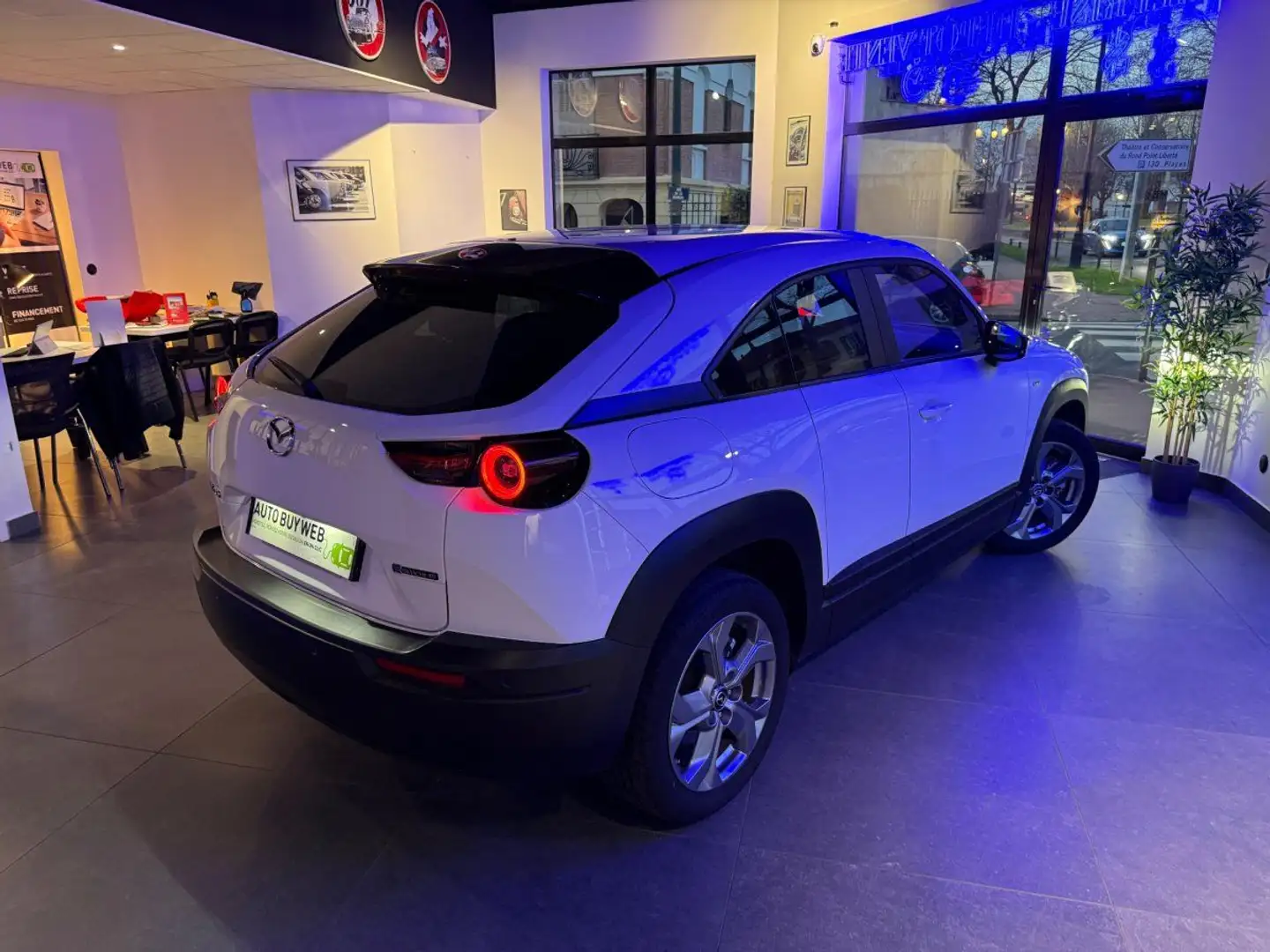 Mazda MX-30 2022 e-Skyactiv 145 ch Prime-Line Weiß - 2