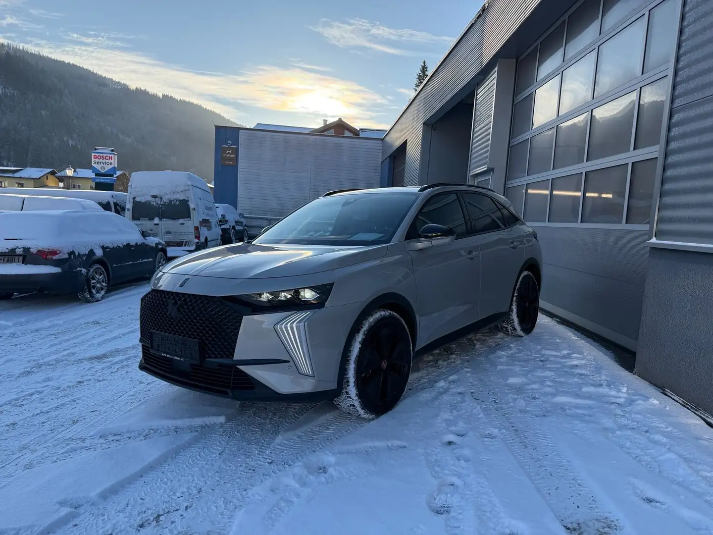DS Automobiles DS 7 DS7 4x4 Aut. E-Tense Performance LinePlugIn Hybrid Silber - 2
