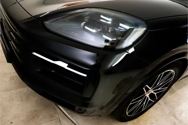 Porsche Cayenne view 10