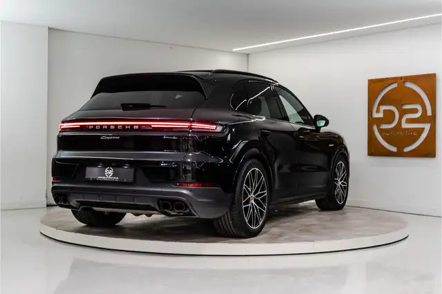 Porsche Cayenne view 5