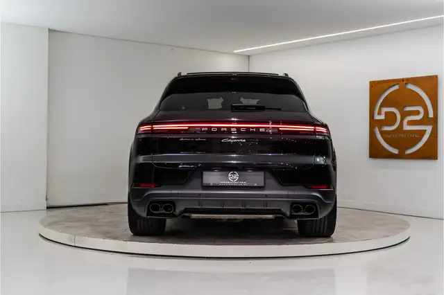 Porsche Cayenne view 4