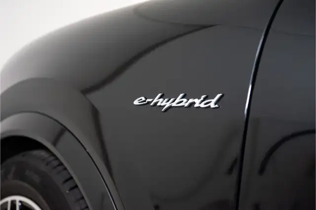 Porsche Cayenne view 14