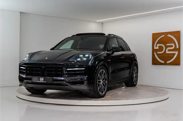 2024 Porsche Cayenne in Black for sale