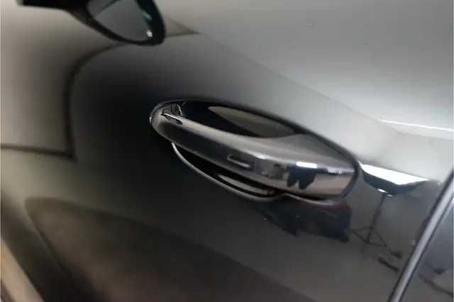 Porsche Cayenne view 15