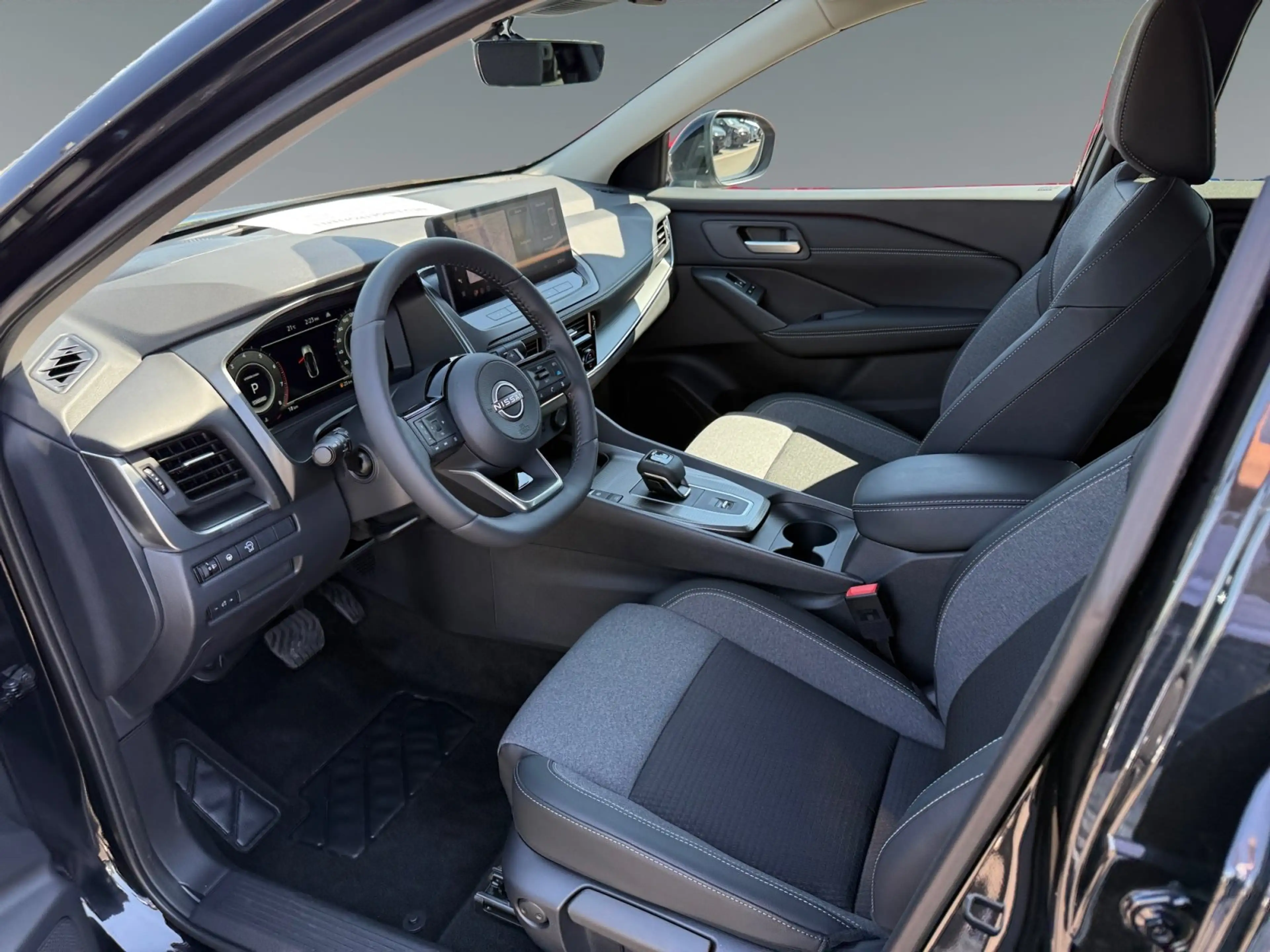 Nissan Qashqai 1.3 DIG-T N-Connecta NAVI+SHZ+LHZ+360+LED — photo 10