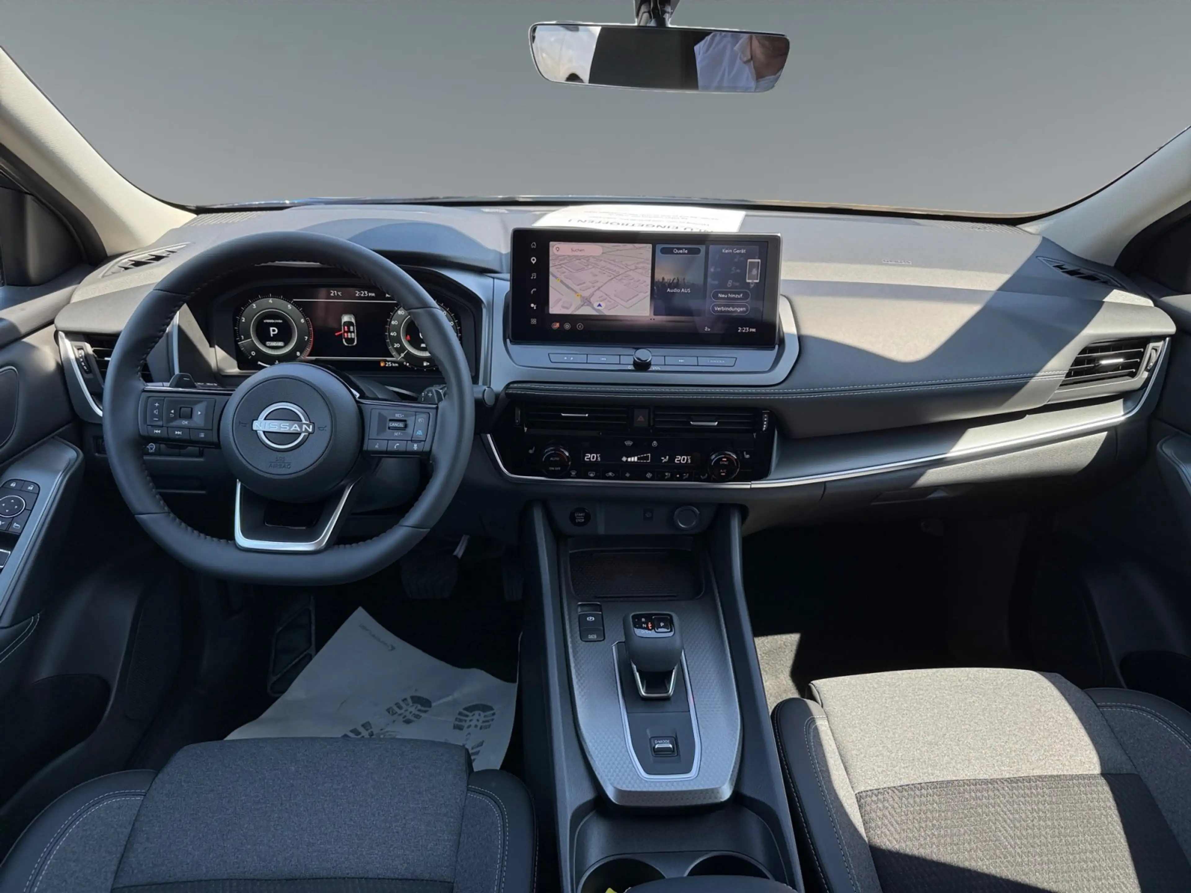 Nissan Qashqai 1.3 DIG-T N-Connecta NAVI+SHZ+LHZ+360+LED — photo 11