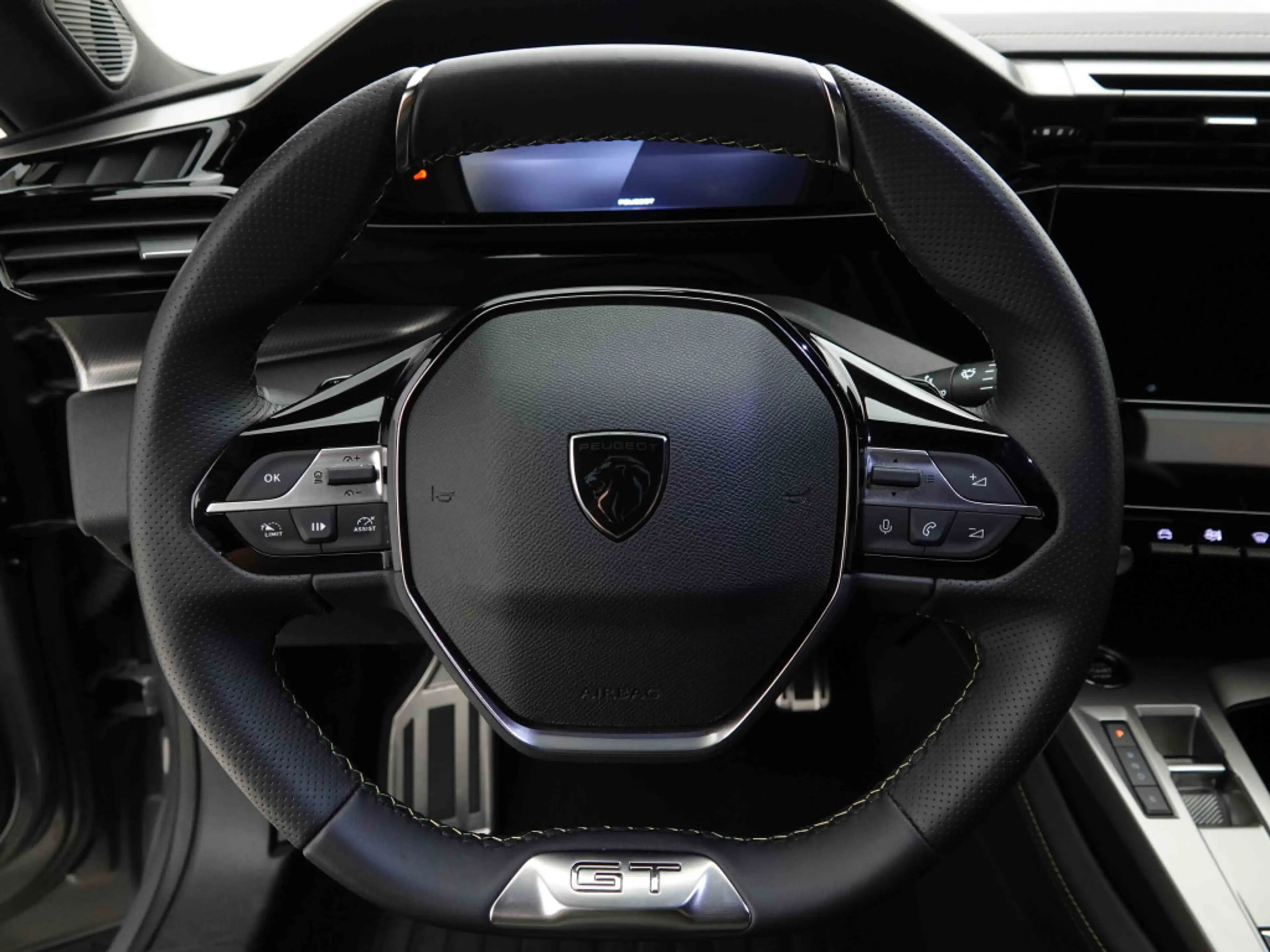 Peugeot 408 PHEV 225 | EV Range 60km | GT | GPS | LED | Keyless | Camera — photo 10
