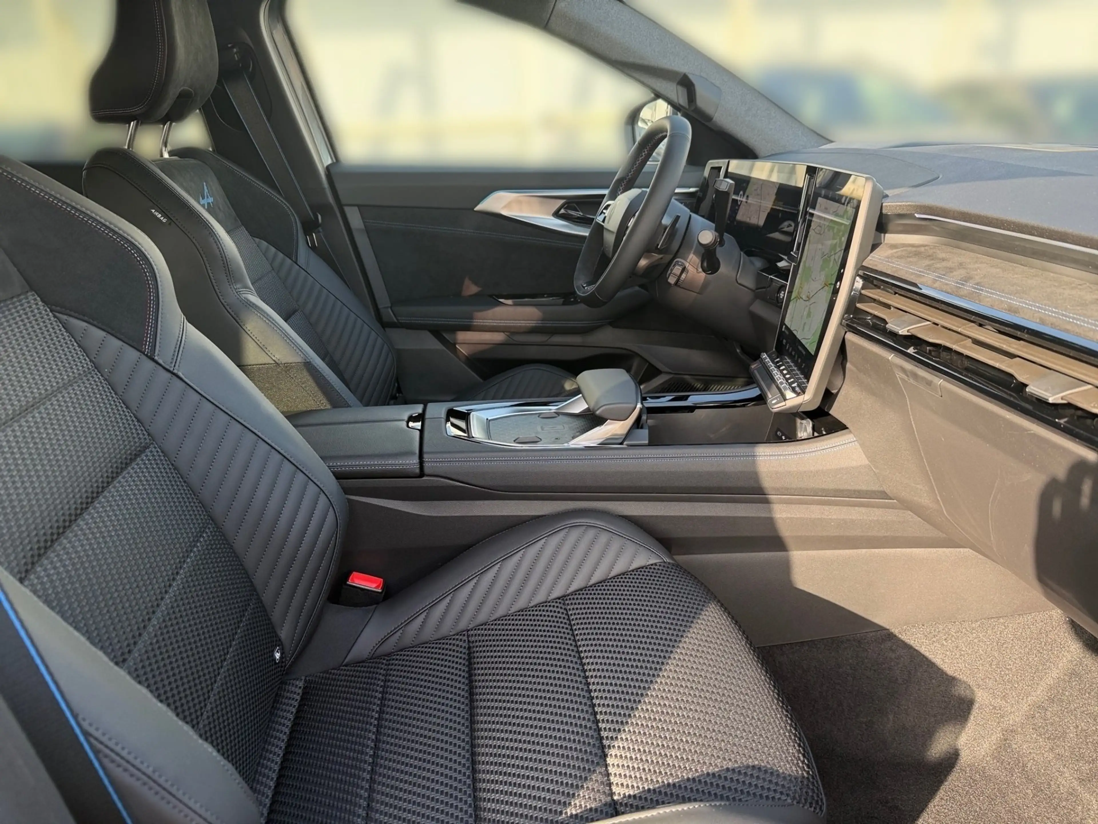 Renault Austral Esprit Alpine Full Hybrid E-Tech 200 *KLIMA*PDC* NAVI* — photo 13