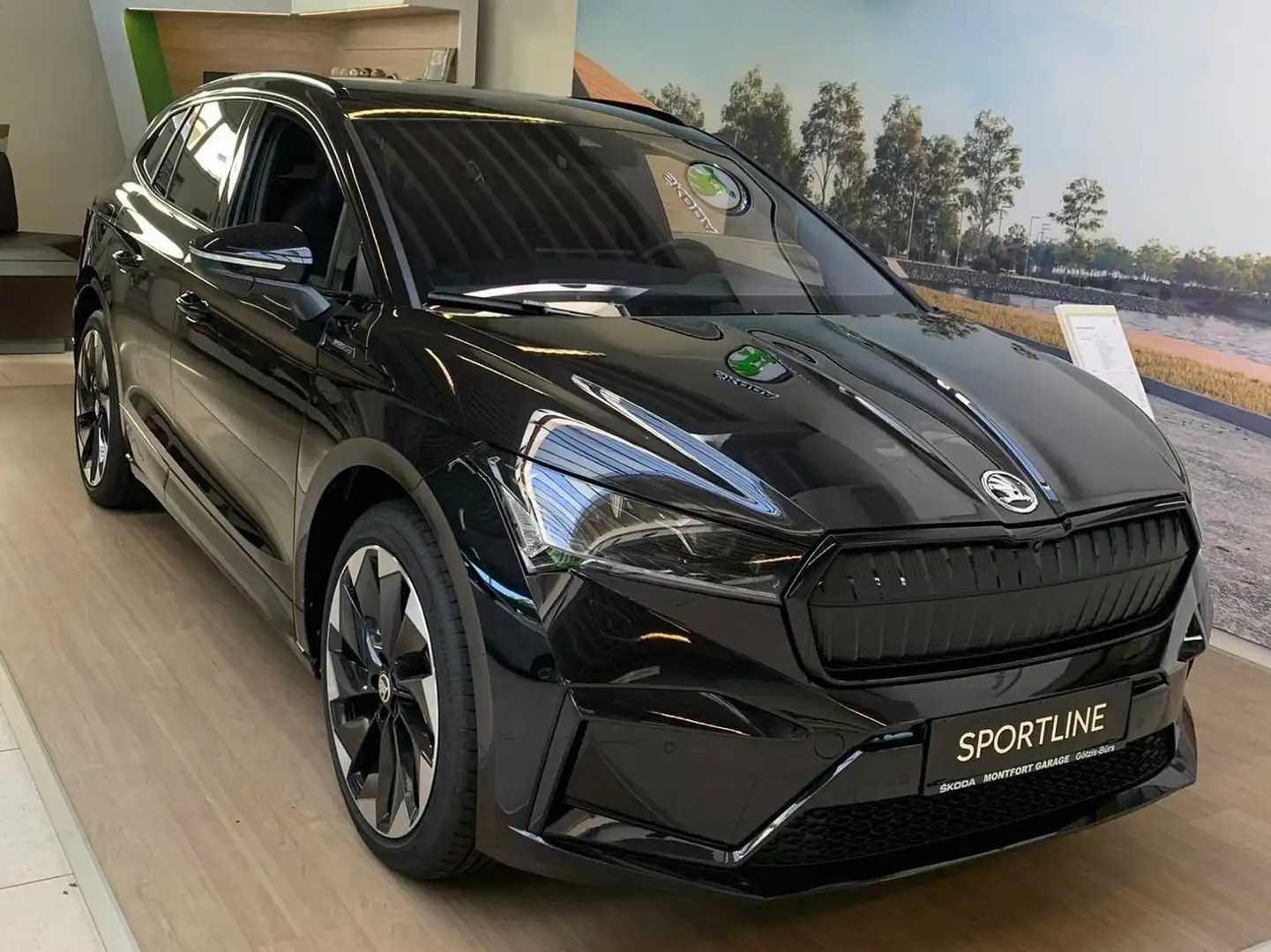 Skoda Enyaq Enyaq iV 80 82kWh Sportline Sportline Schwarz - 1