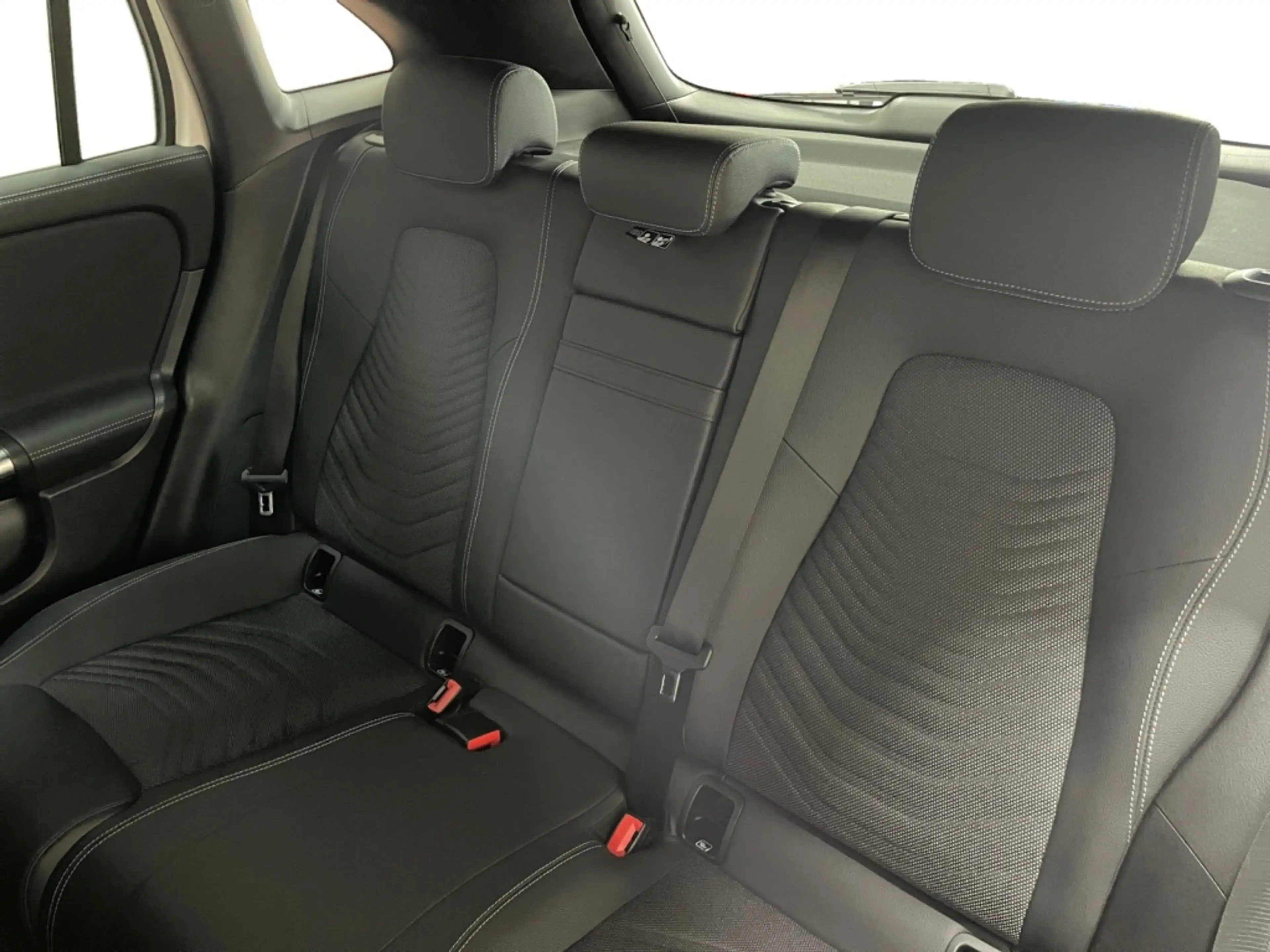 Mercedes-Benz EQA 300 4matic Progressive AMG+MBUX+Progressive — photo 11