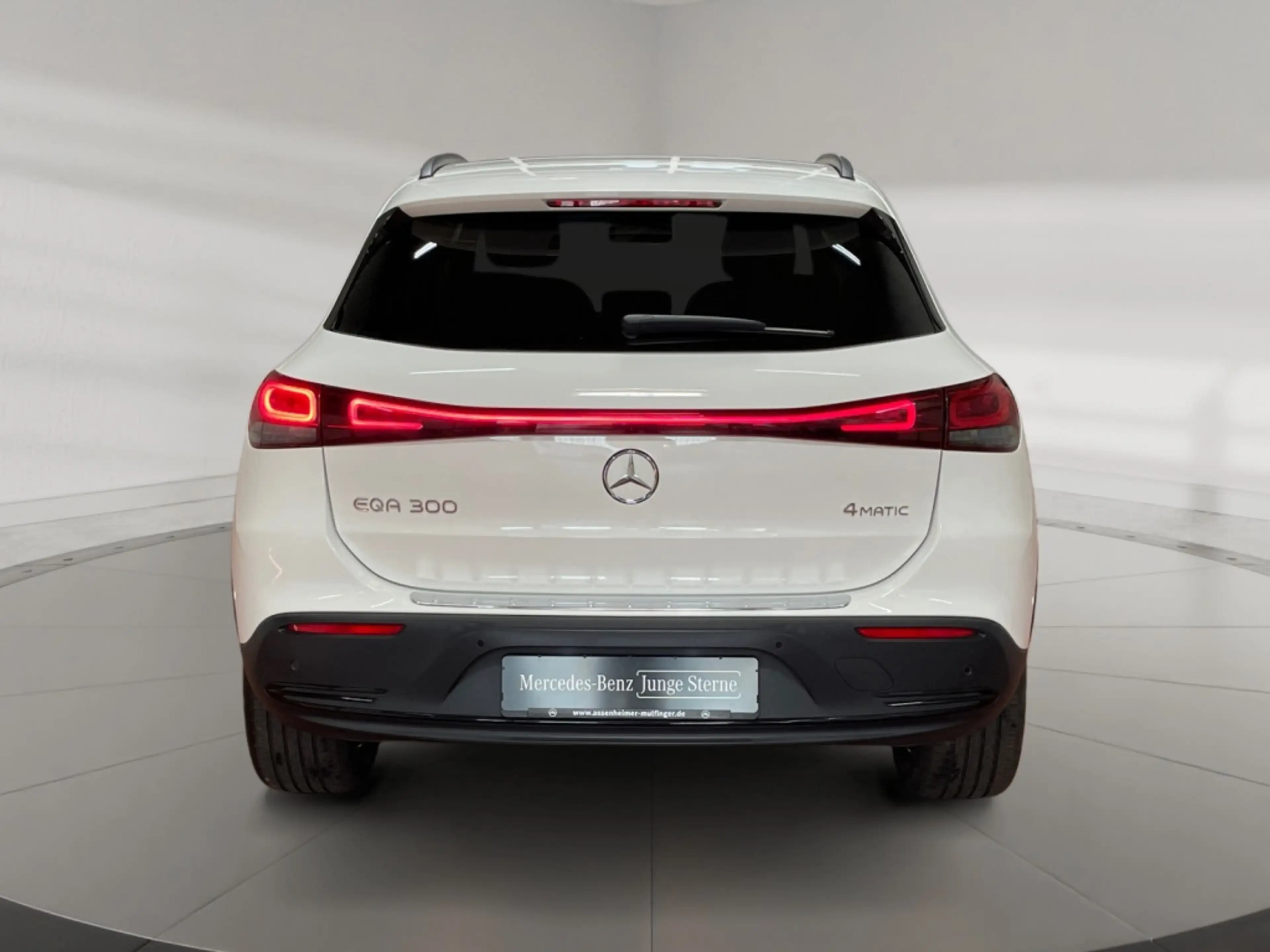 Mercedes-Benz EQA 300 4matic Progressive AMG+MBUX+Progressive — photo 6