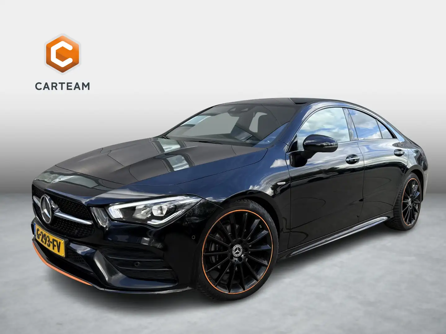 Mercedes-Benz CLA 180 Premium Orange Art Premium Plus | AMG EDITION 1 Zwart - 1