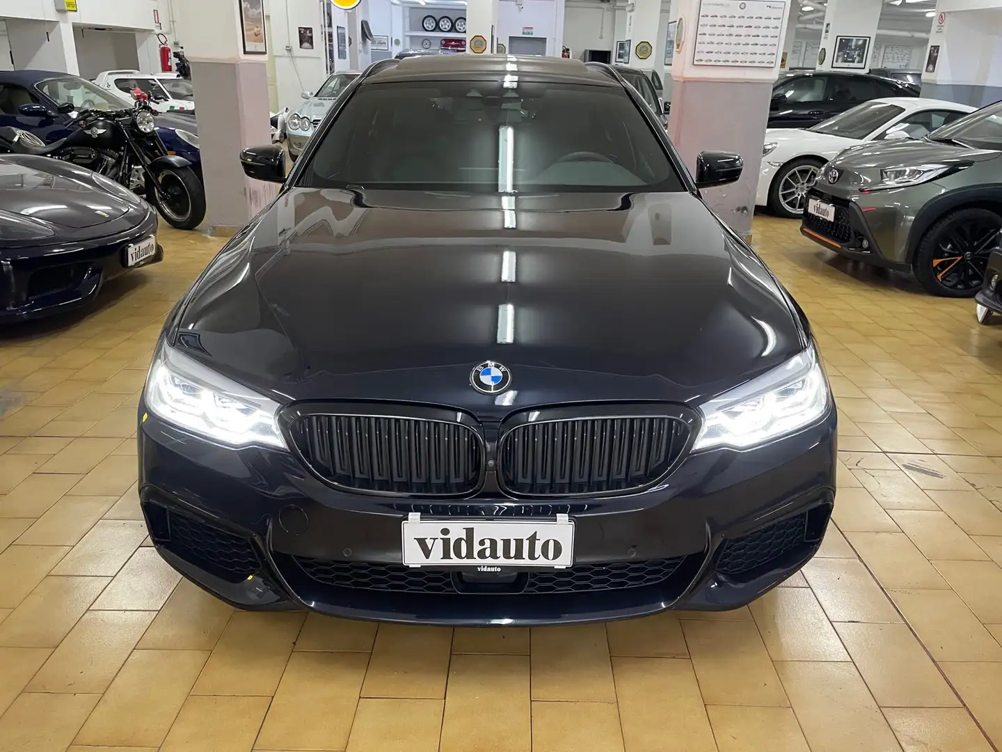 BMW 550 M 550d Touring xdrive auto Mavi - 2