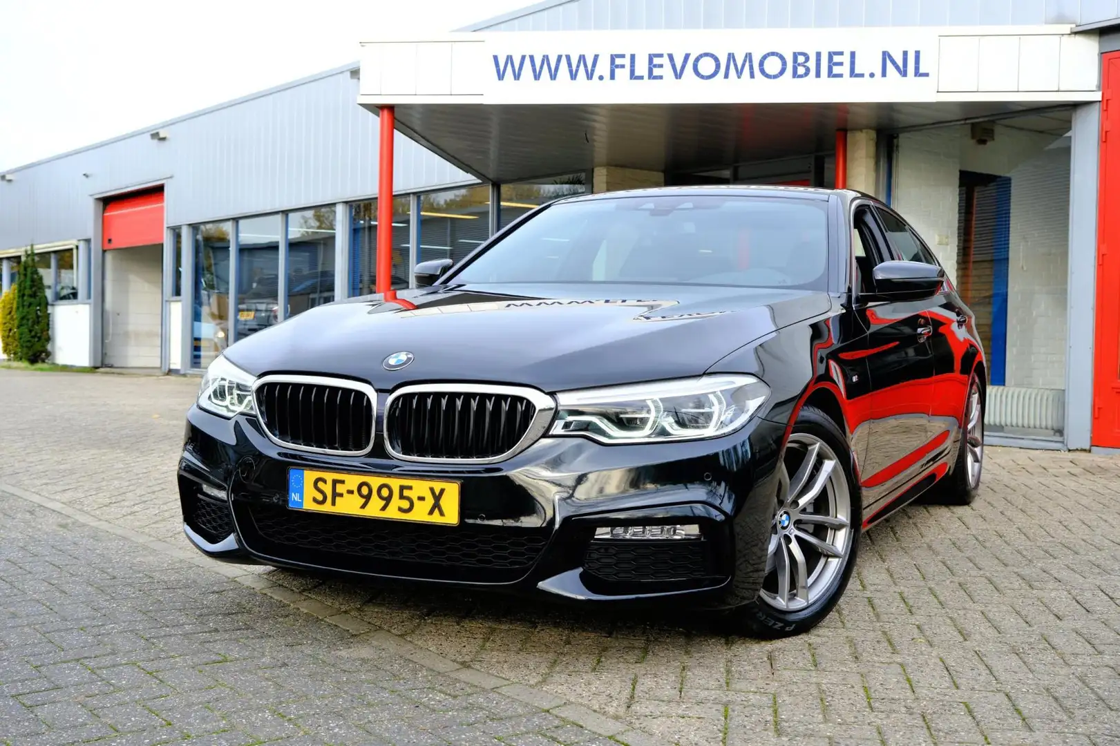 BMW 520 5-serie 520i High Executive Aut. M sport |Leder|Ad Zwart - 1
