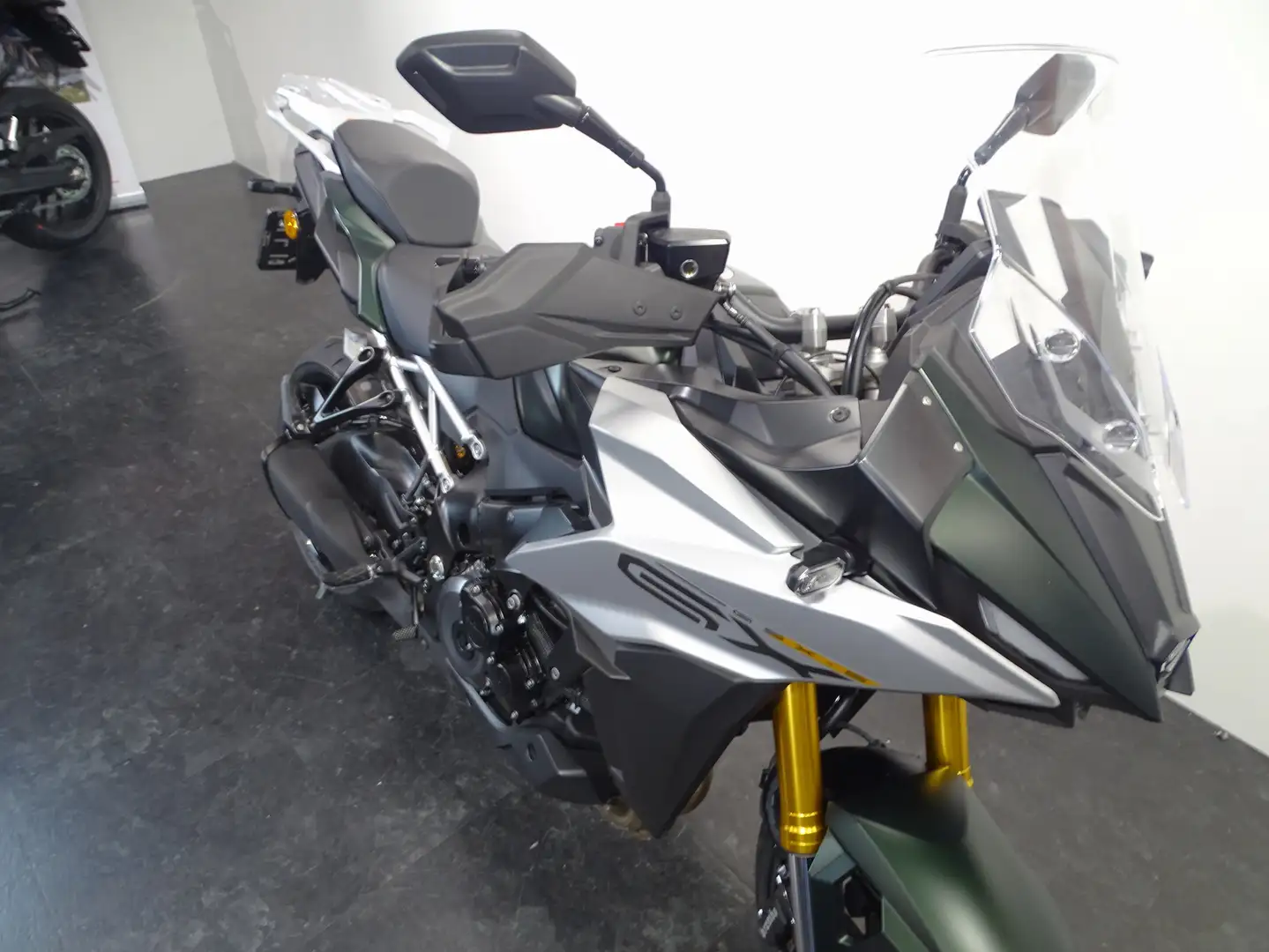 Suzuki GSX-S 1000GX Zelená - 2