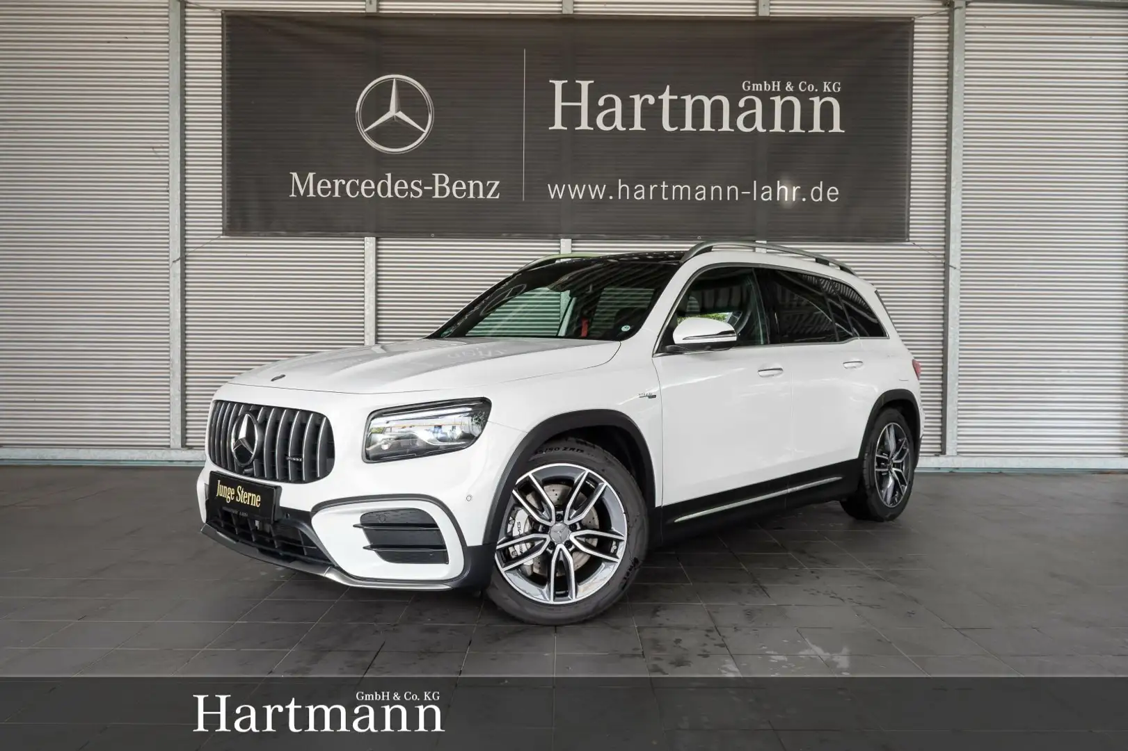 Mercedes-Benz GLB 35 AMG GLB 35 4M AMG Panorama AHK HUD Burmester KeylGo Blanc - 1