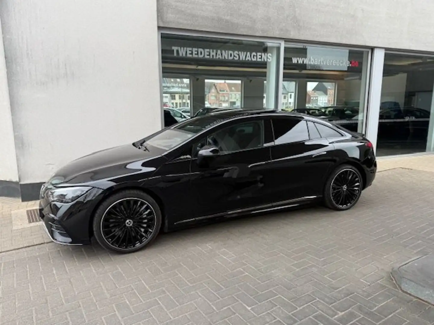 Mercedes-Benz EQE 350 Amg-NightP-Pano-AirM-Distr-HeadUp-360°-Leder-22 Noir - 2