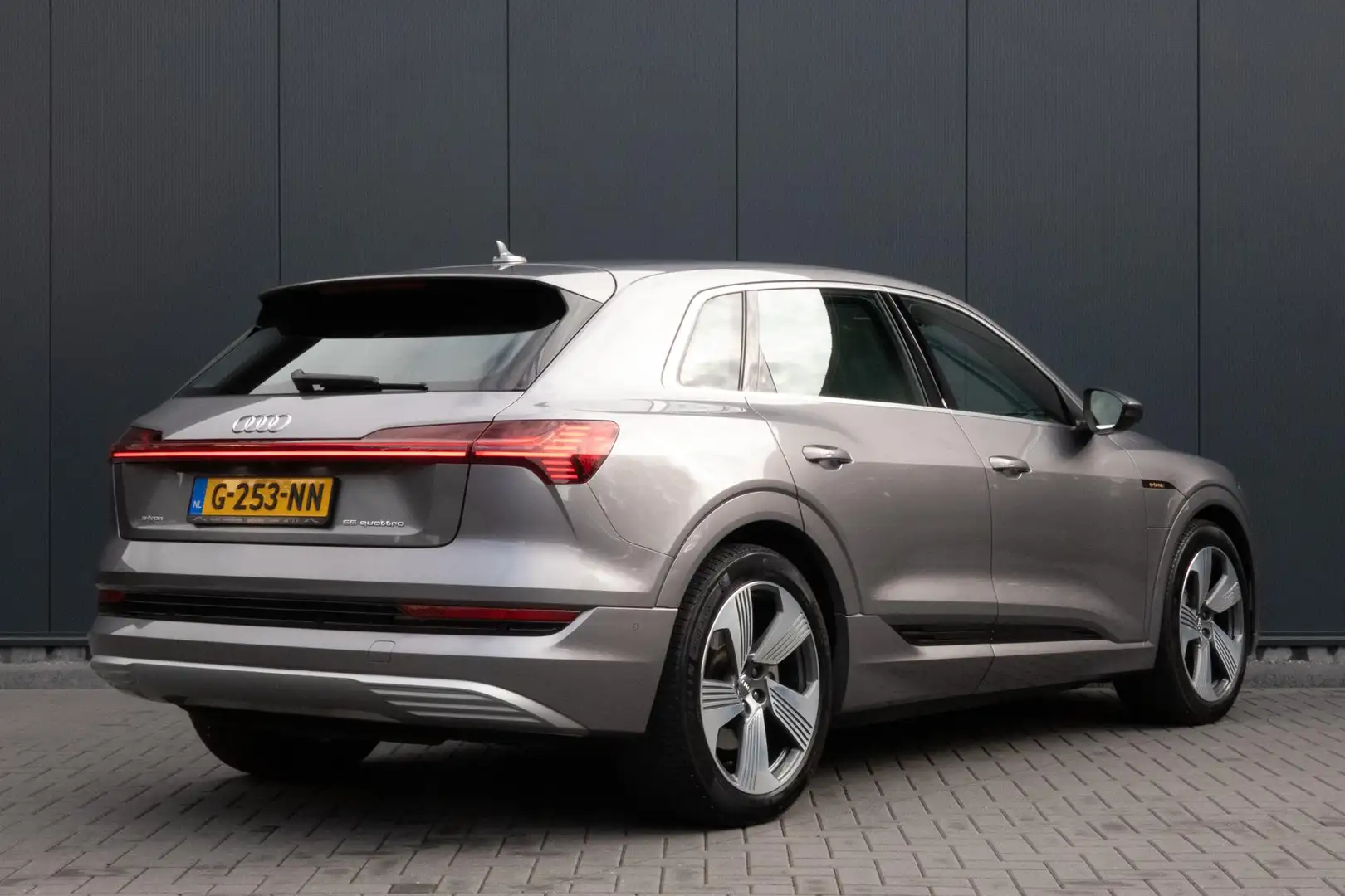 Audi e-tron E-tron 55 quattro advanced 95 kWh | S-LINE INTERIE Gris - 2