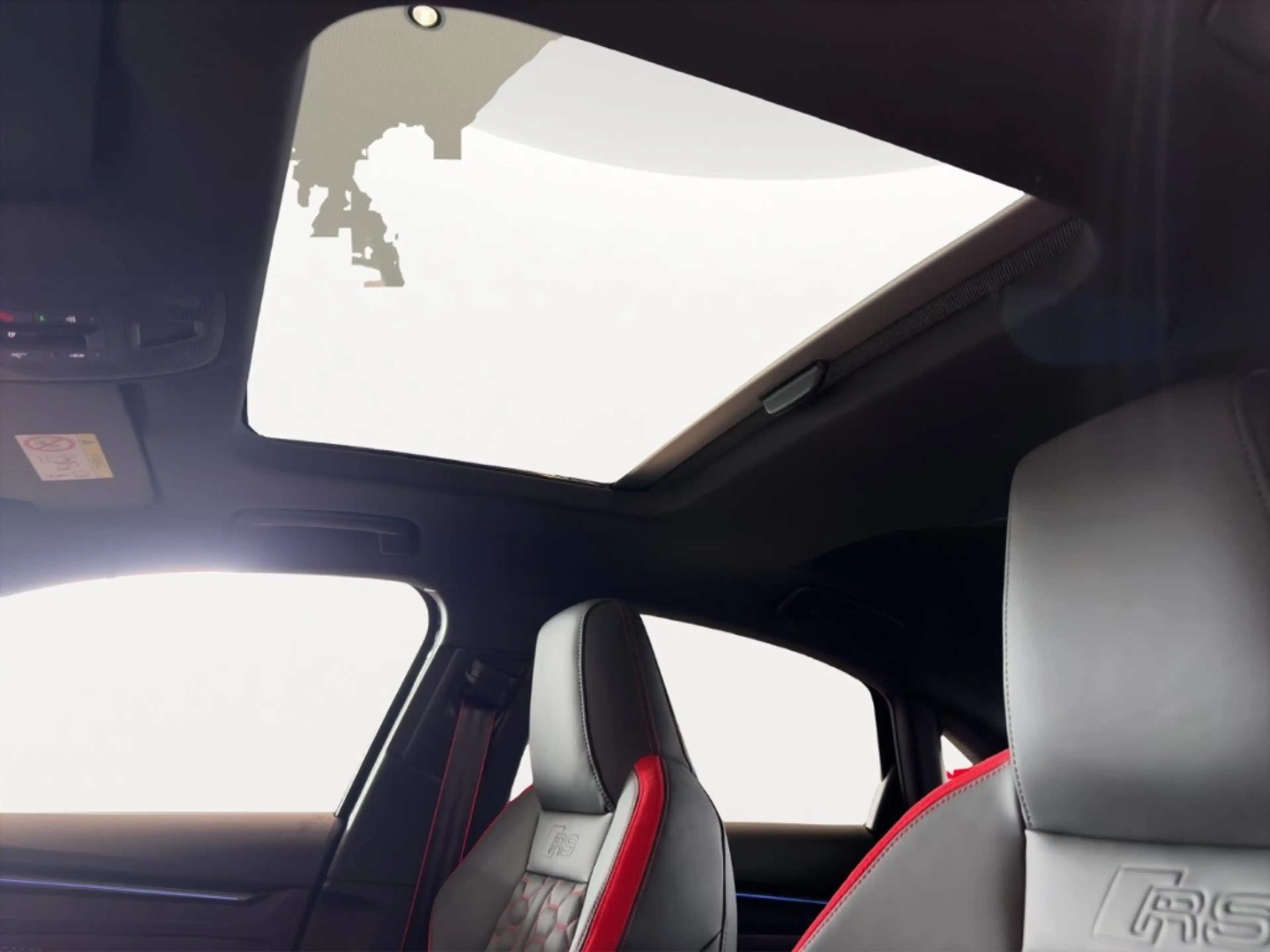 Audi RS3 Limousine S tronic — photo 11