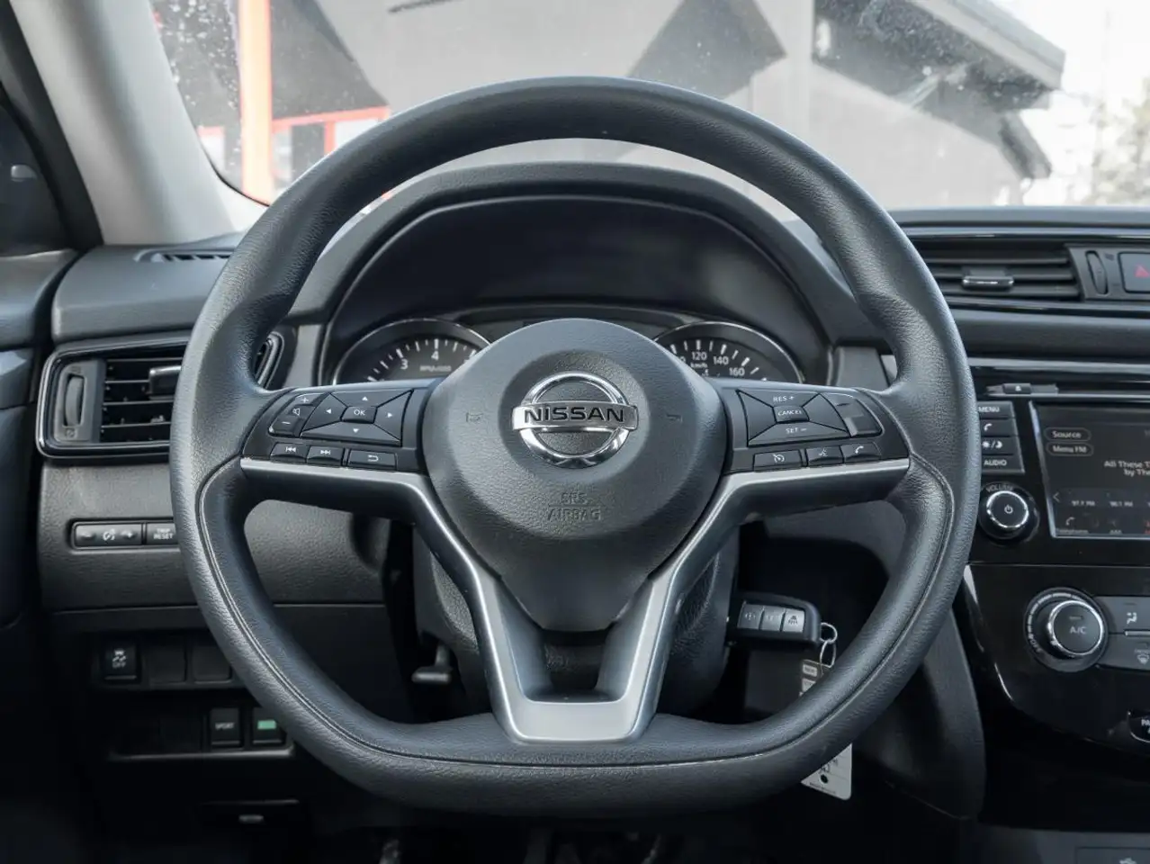 Nissan Rogue снимка Nissan Rogue