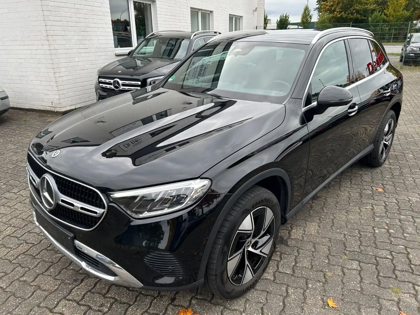 Mercedes-Benz GLC 220 d 4M Avantgarde Distronic 360° AHK LED Noir - 1