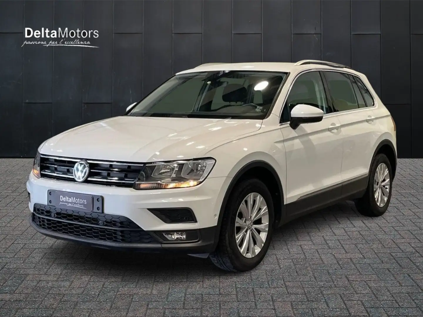 Volkswagen Tiguan II 2016 - Tiguan 2.0 tdi Business 150cv dsg Wit - 1