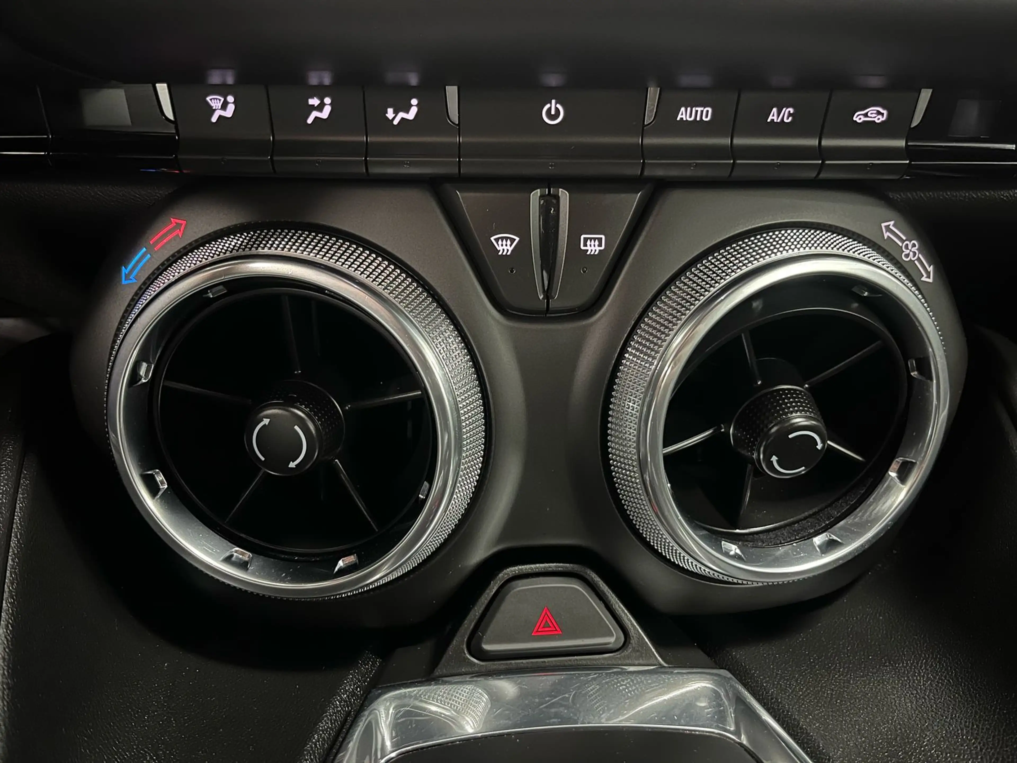Chevrolet Camaro SS 6,2l V8 / ZL1 /SHZ/ Recaro/ LED/ Apple — photo 20
