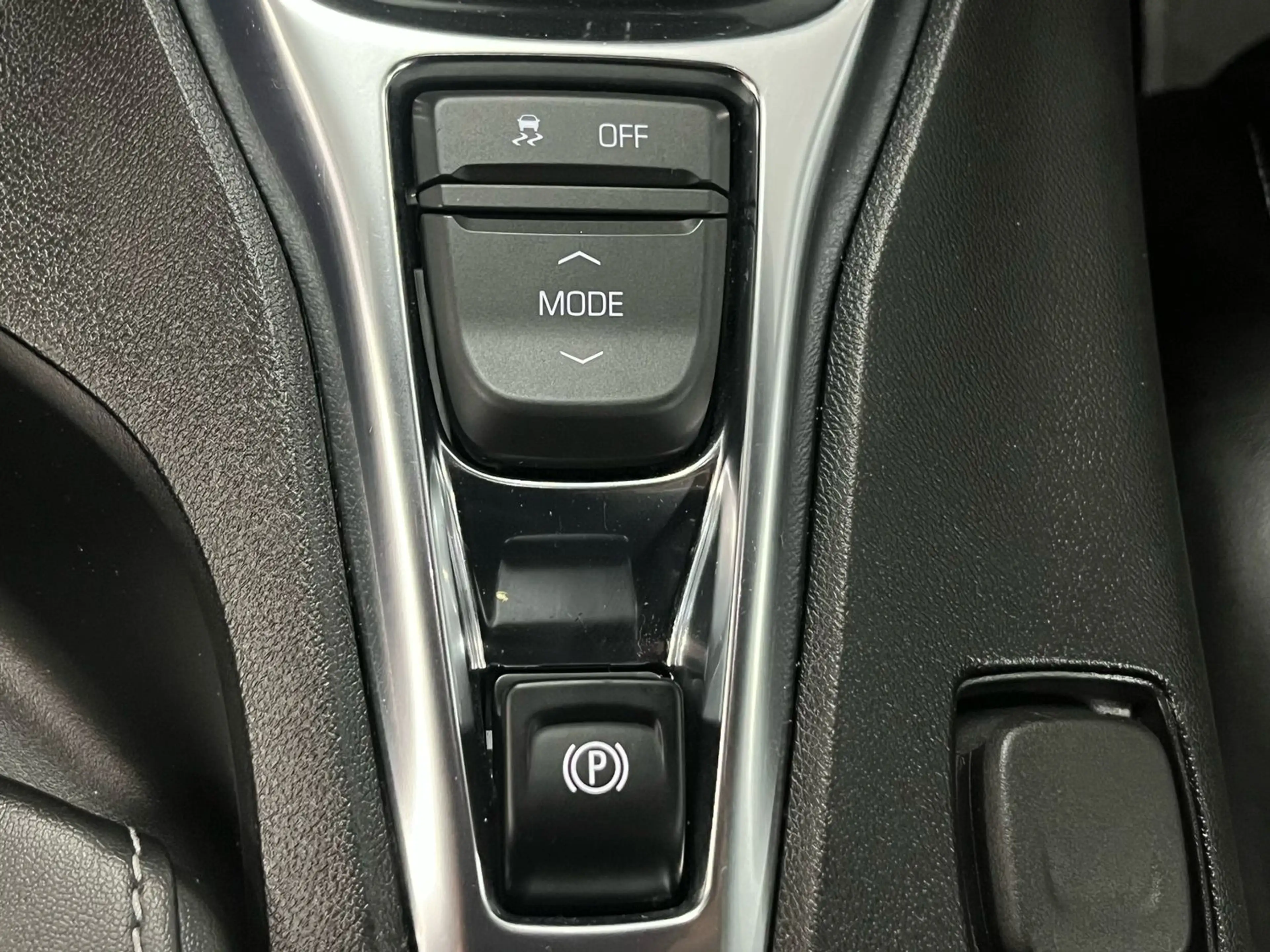 Chevrolet Camaro SS 6,2l V8 / ZL1 /SHZ/ Recaro/ LED/ Apple — photo 19