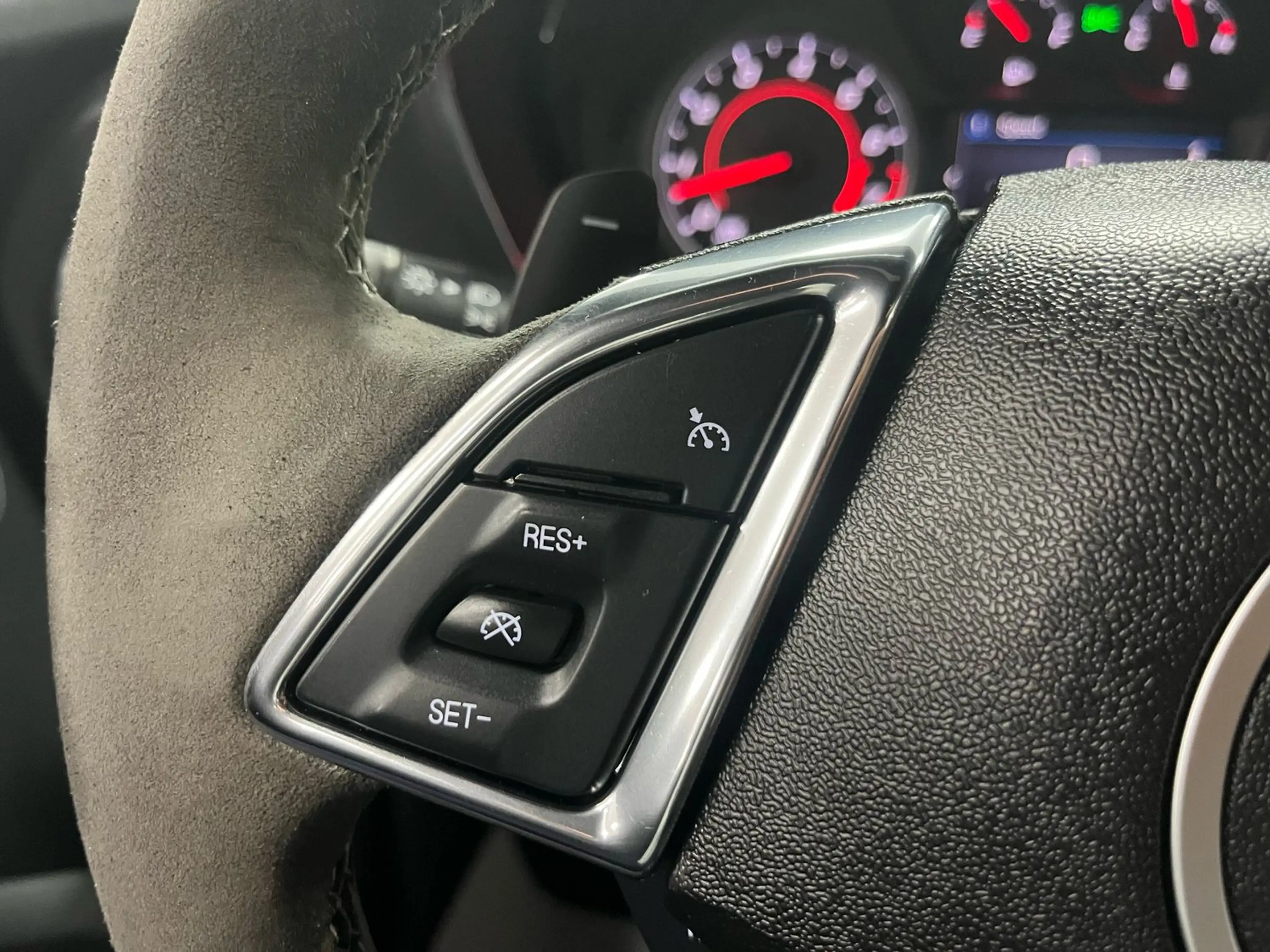 Chevrolet Camaro SS 6,2l V8 / ZL1 /SHZ/ Recaro/ LED/ Apple — photo 17