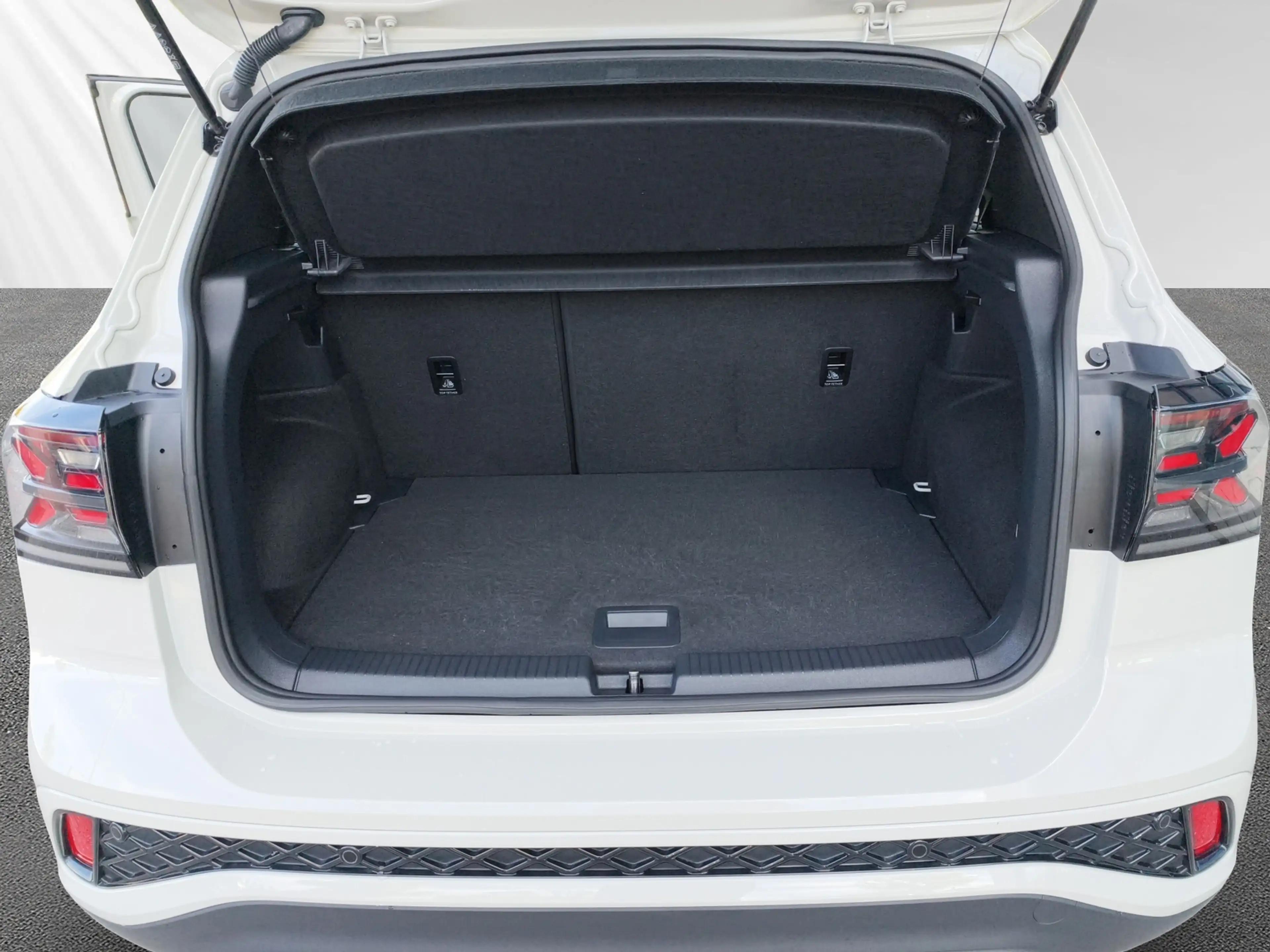 Volkswagen T-Cross 1,5 TSI DSG R-Line NAVI+SIDE.ASSIST+RÜCK.KAM+KEYL — photo 7