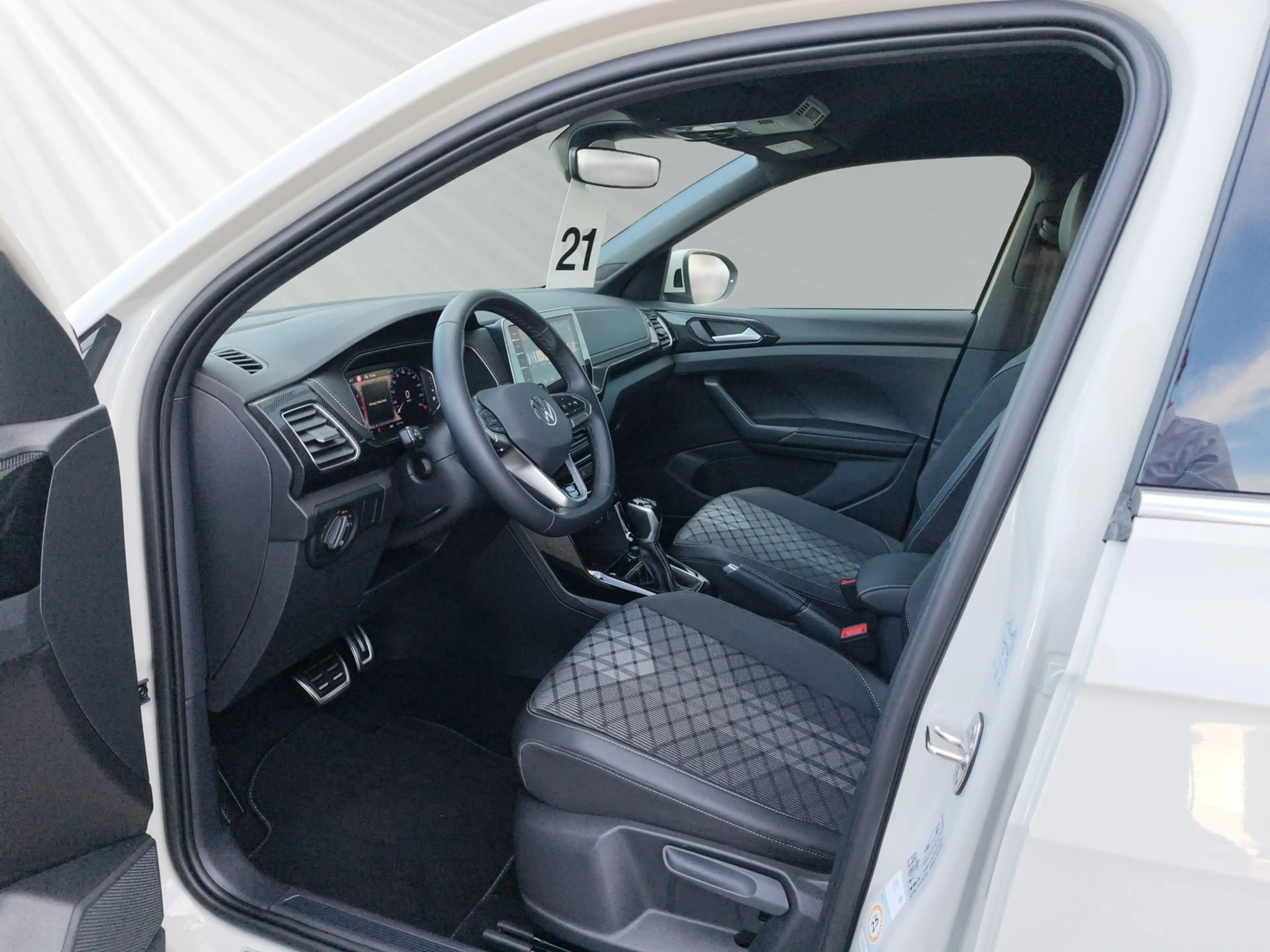 Volkswagen T-Cross 1,5 TSI DSG R-Line NAVI+SIDE.ASSIST+RÜCK.KAM+KEYL — photo 12