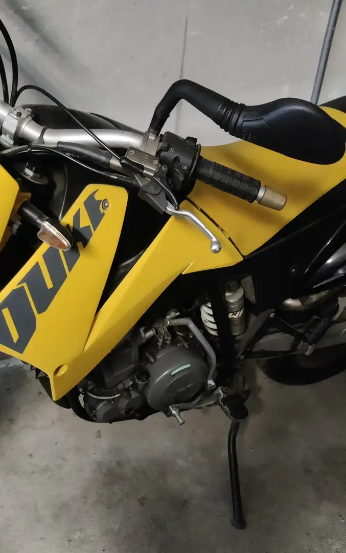 KTM 640 Duke Geel - 1