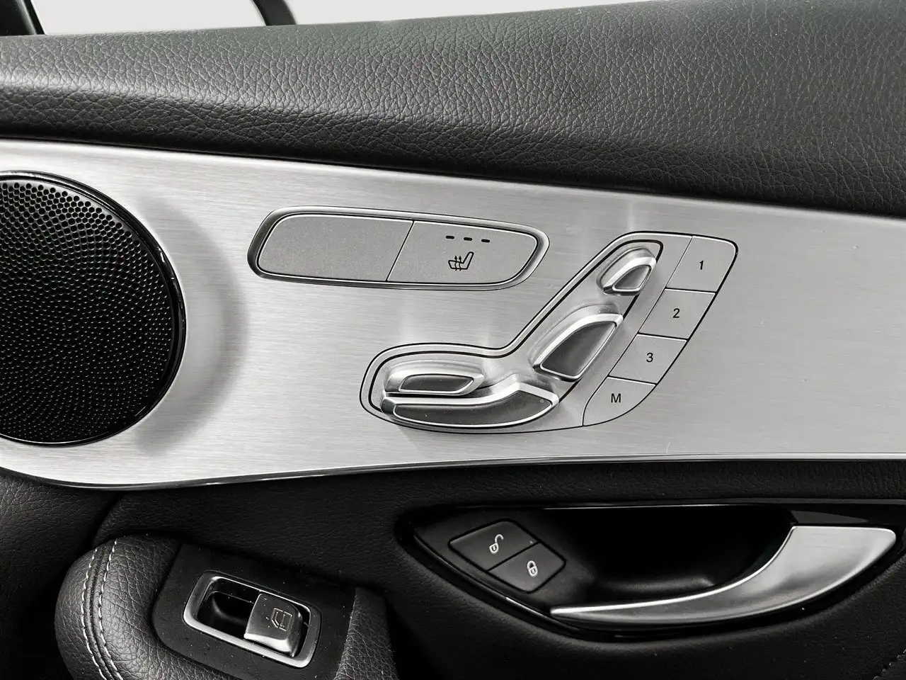 Mercedes-Benz GLC снимка Mercedes-Benz GLC