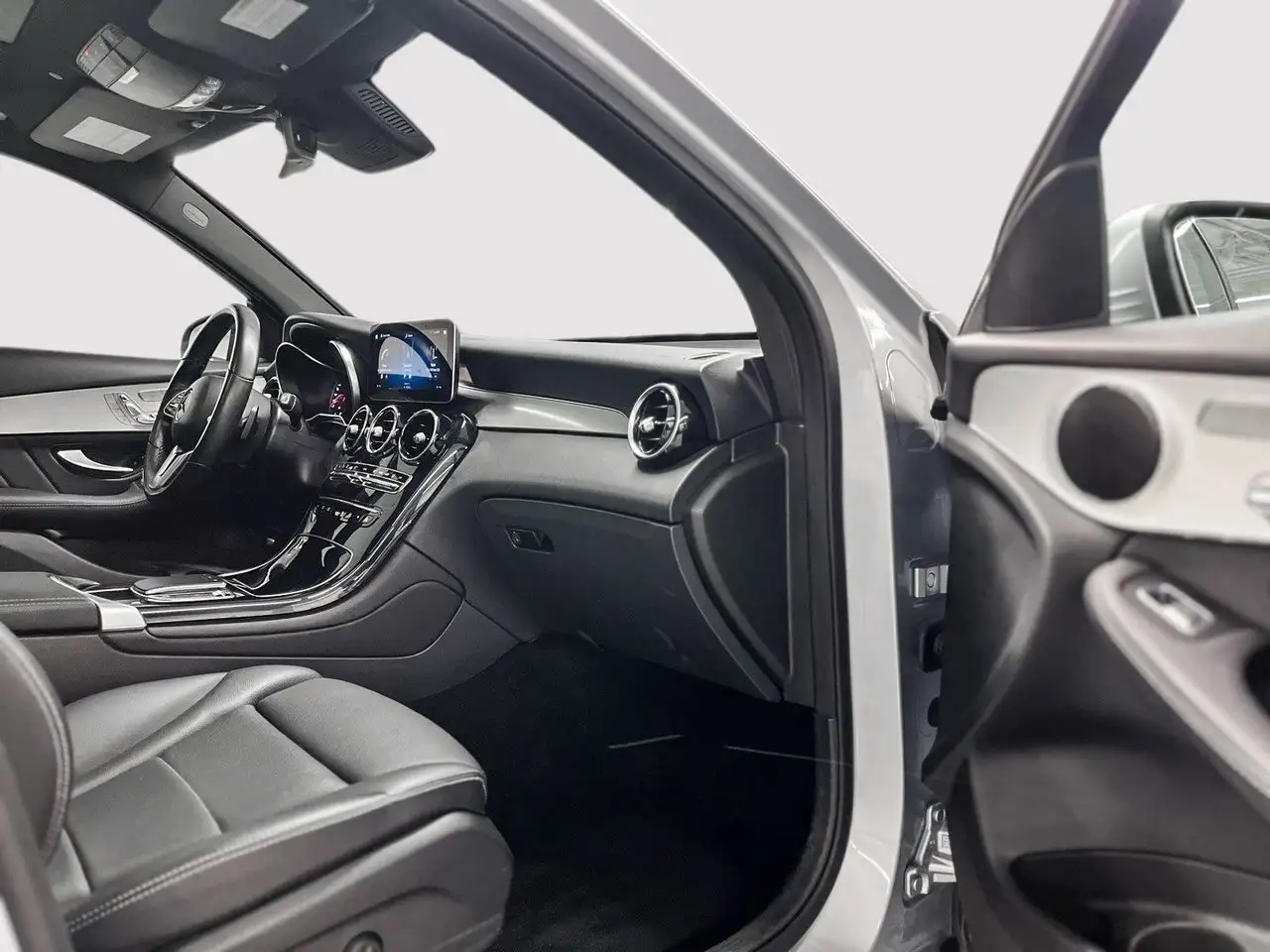 Mercedes-Benz GLC снимка Mercedes-Benz GLC