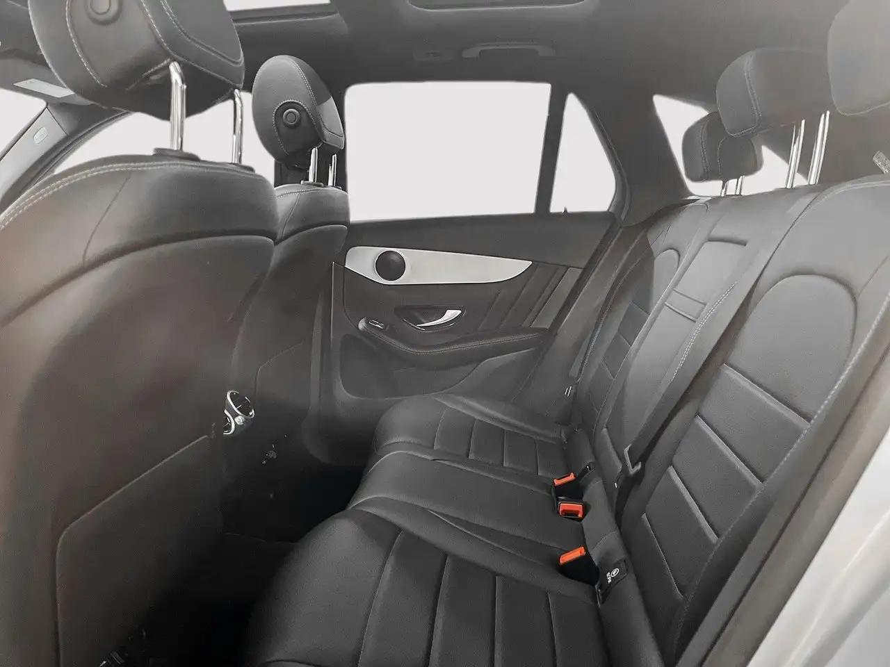 Mercedes-Benz GLC снимка Mercedes-Benz GLC