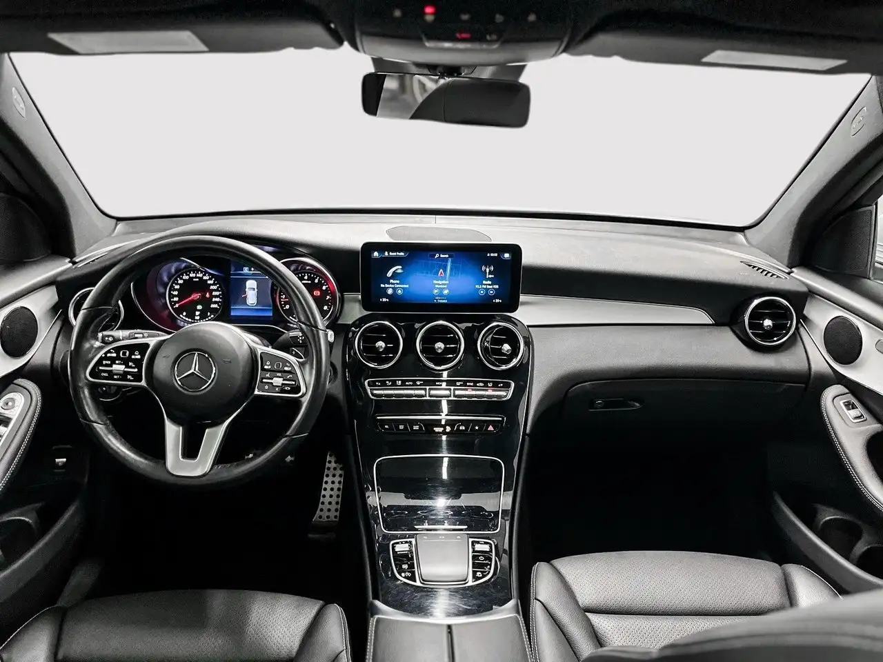 Mercedes-Benz GLC снимка Mercedes-Benz GLC