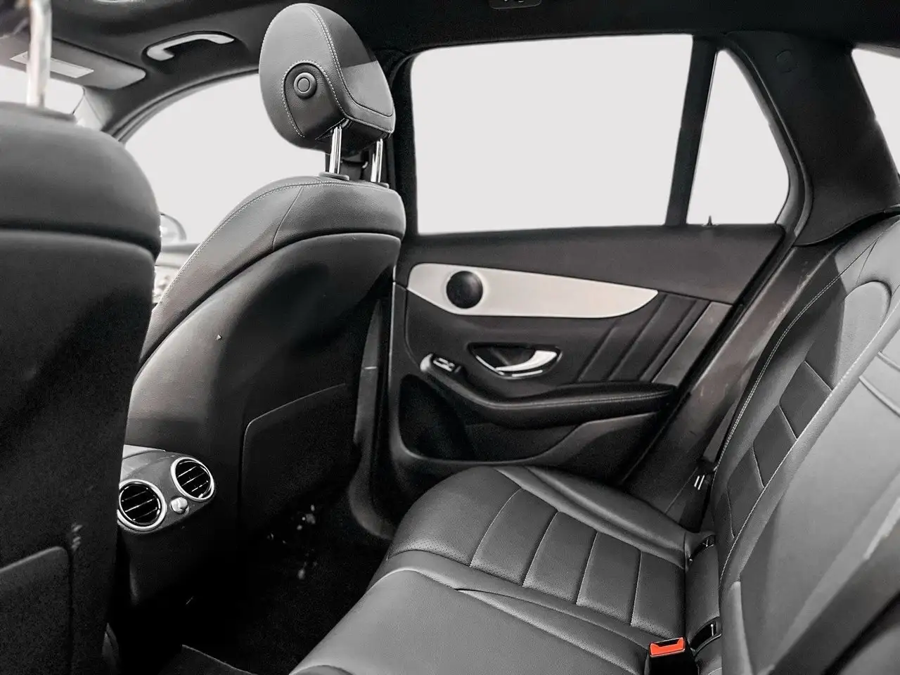 Mercedes-Benz GLC снимка Mercedes-Benz GLC