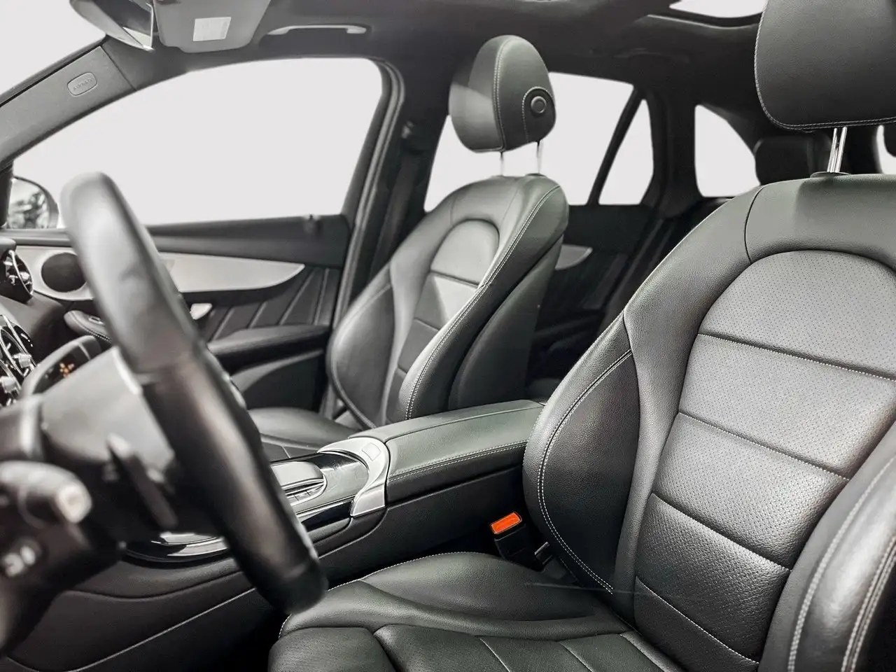 Mercedes-Benz GLC снимка Mercedes-Benz GLC