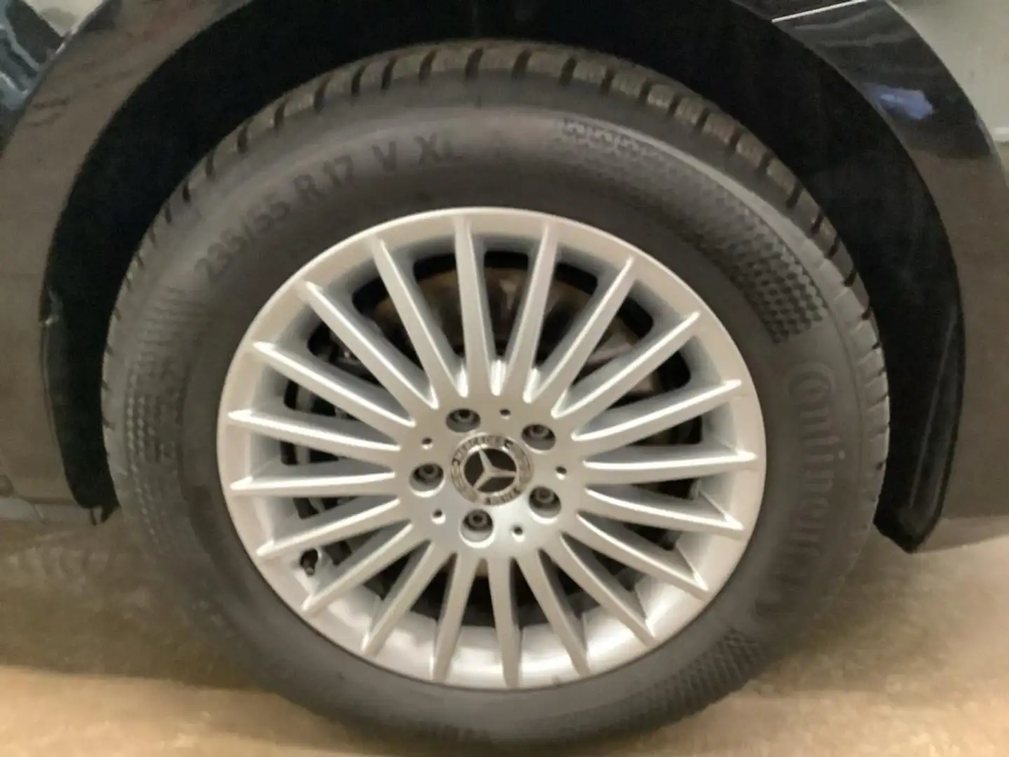 Mercedes-Benz V 300 V300d Avantgarde extralang 4Matic Distronic/360° Schwarz - 2