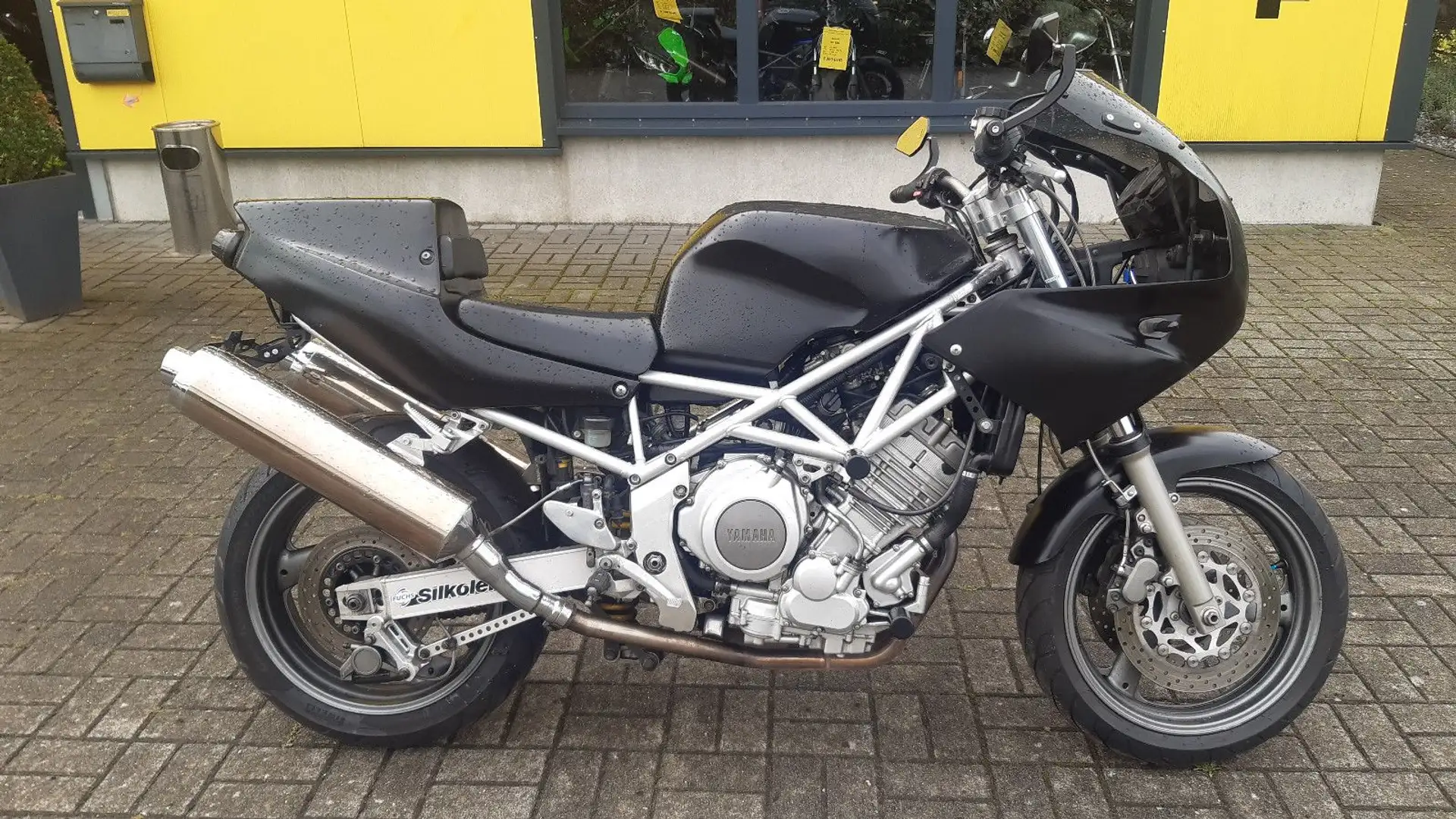 Yamaha TRX 850 Schwarz - 1