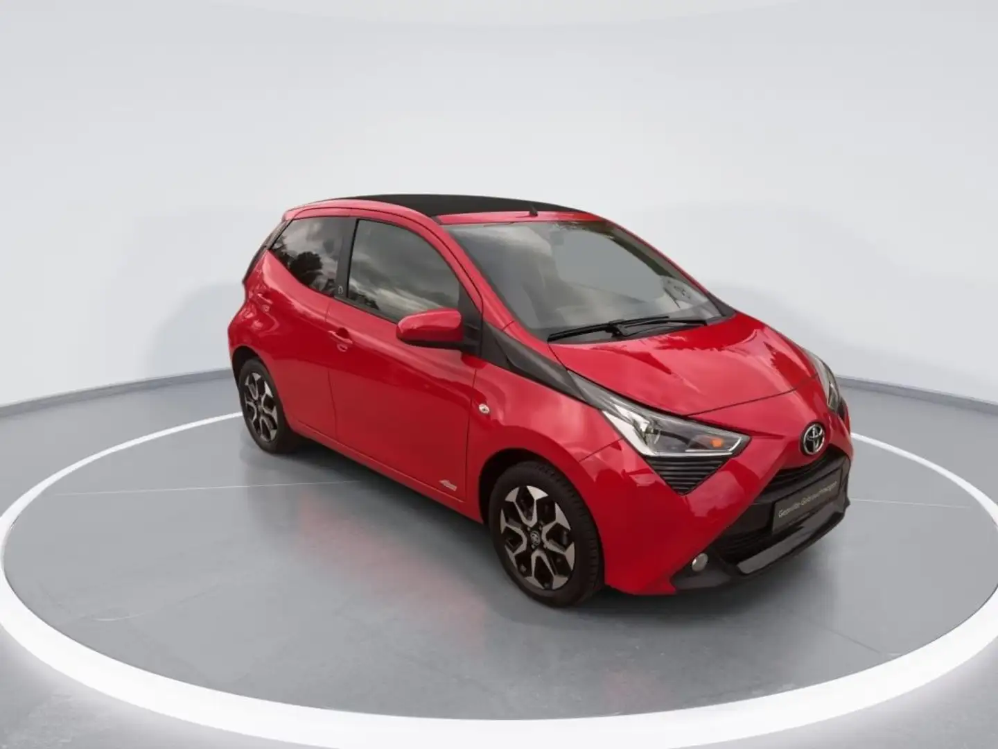 Toyota Aygo X x-play Team Deutschland/Sky-Paket/Klimaautomatik Rot - 2