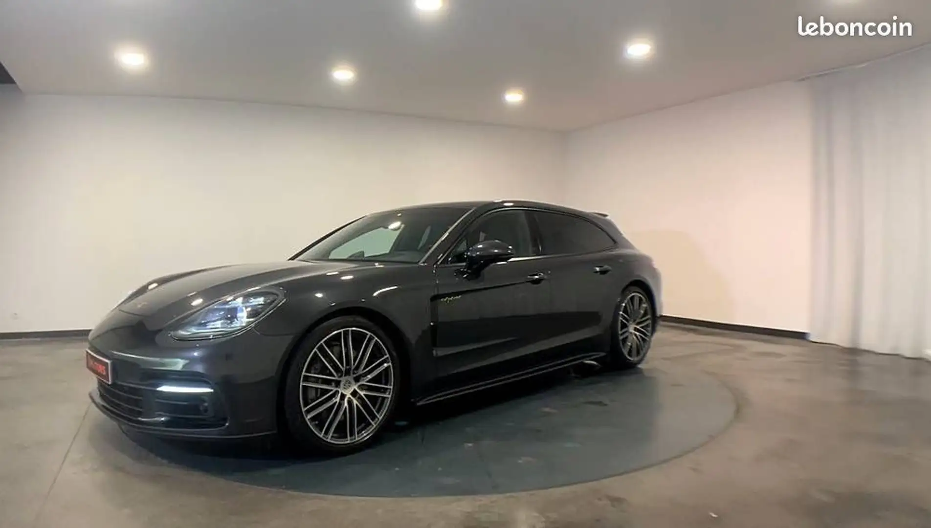Porsche Panamera 4 E-HYBRID Sport Turismo V6 3.0 E-Hybride 462 ch P Zwart - 1