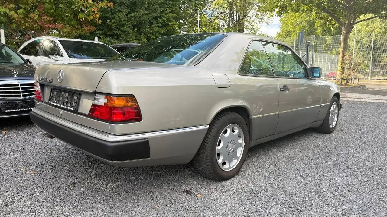 Mercedes-Benz Baureihe 124 CE-Klasse 300 CE-24--SPORTLINE, foto 3