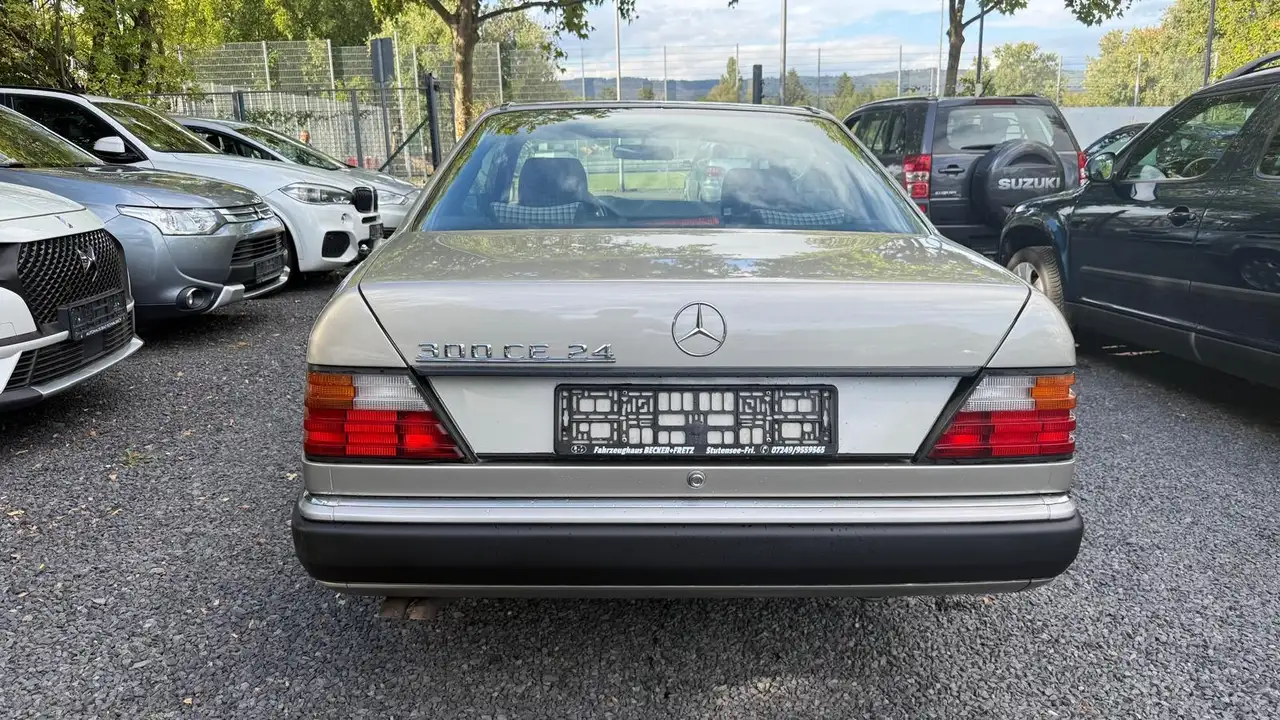 Mercedes-Benz Baureihe 124 CE-Klasse 300 CE-24--SPORTLINE, foto 4