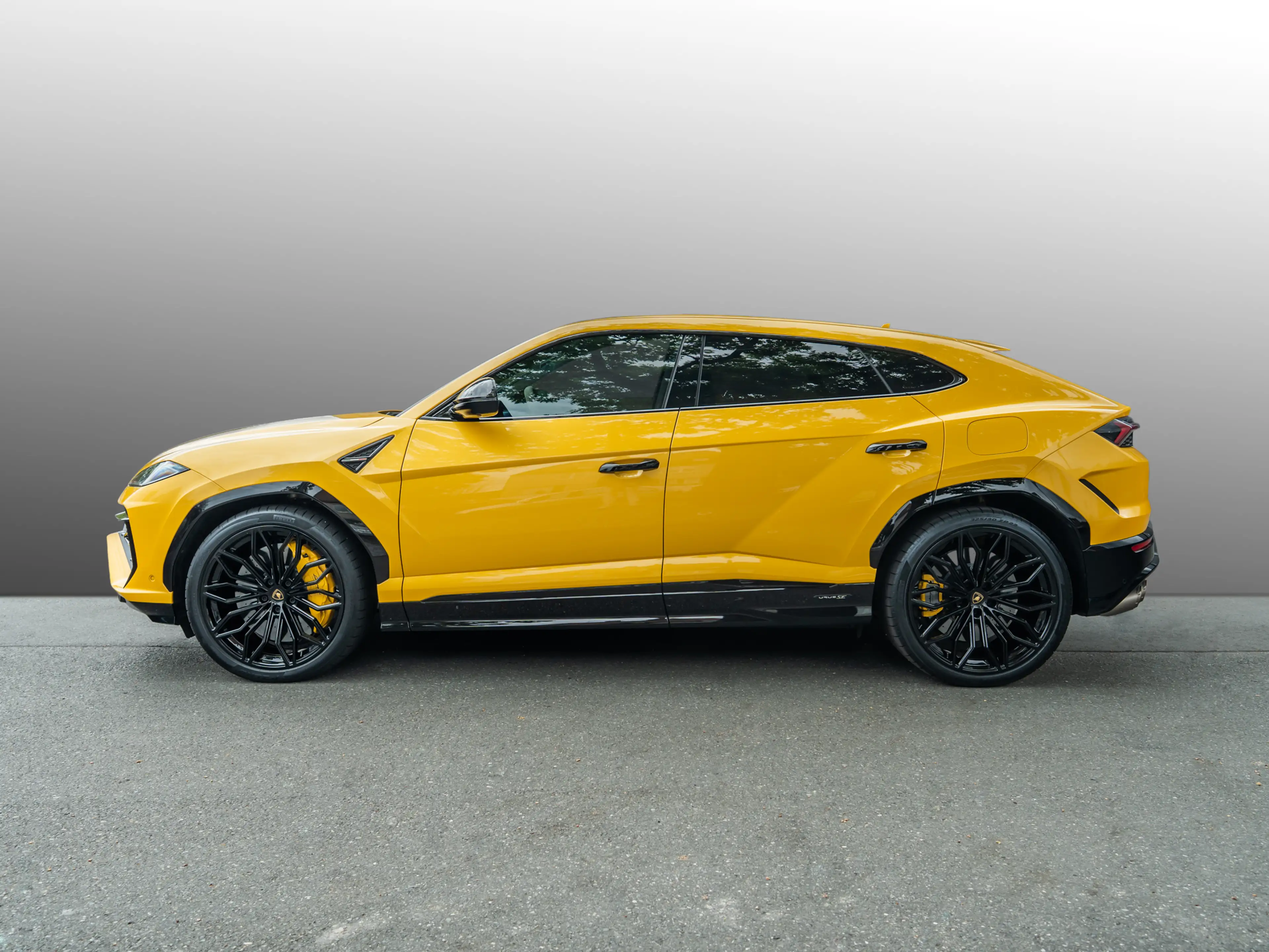 Lamborghini Urus SE | Akrapovic | MY25 | Akra| Giallo Inti — photo 5