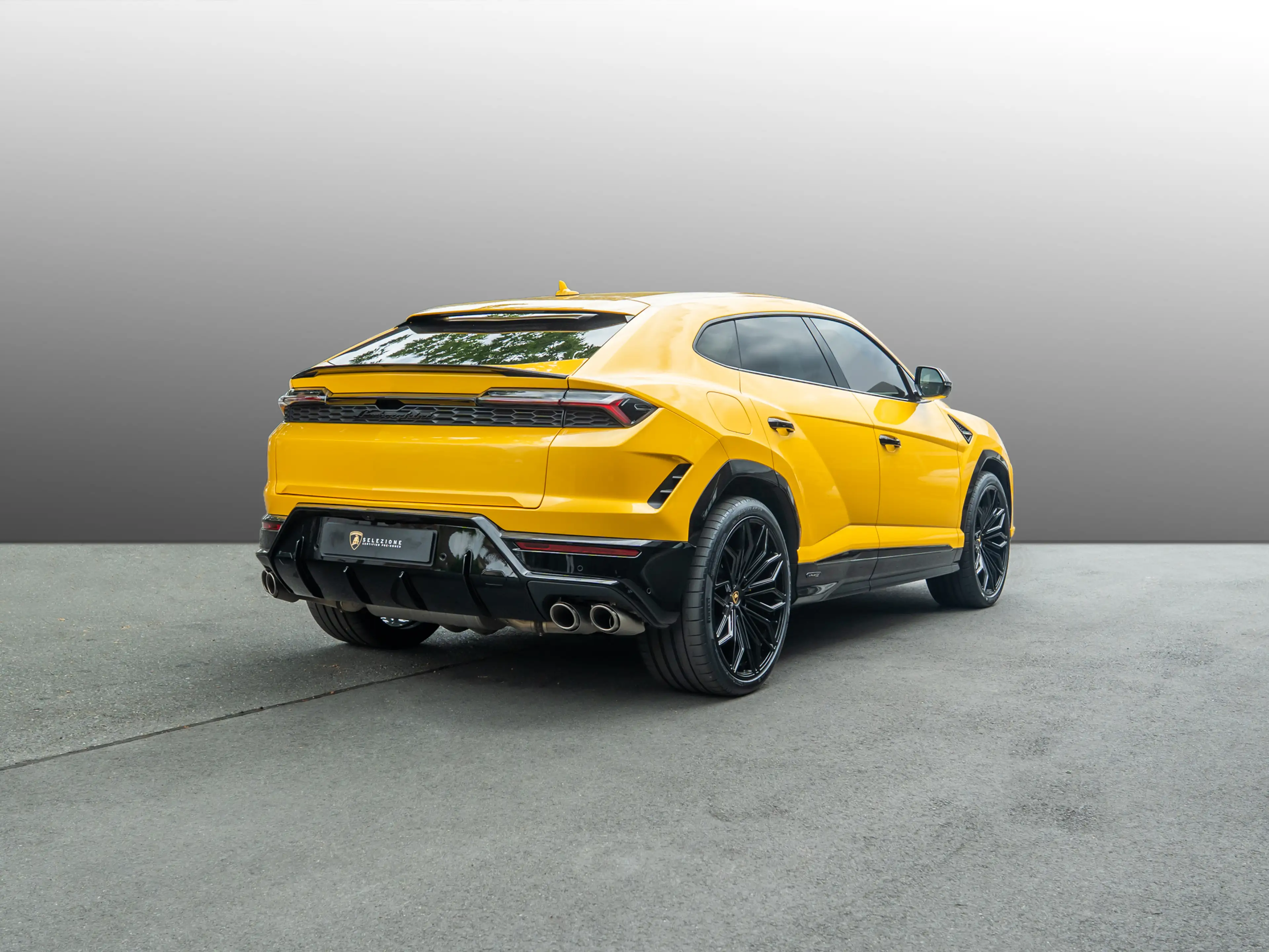Lamborghini Urus SE | Akrapovic | MY25 | Akra| Giallo Inti — photo 3