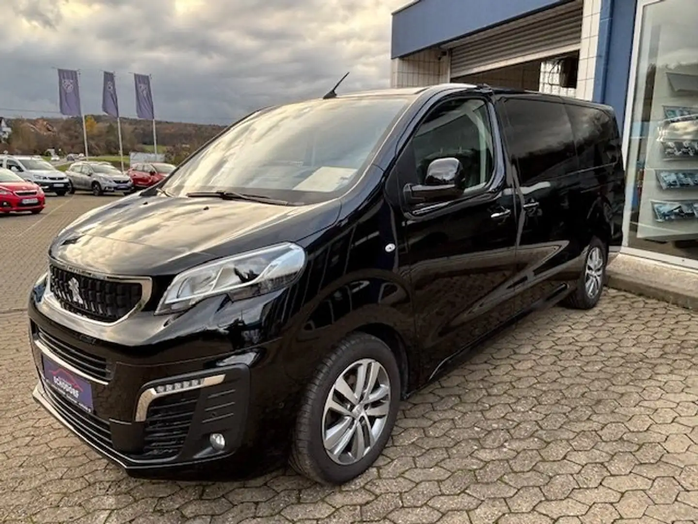 Peugeot Traveller Allure L3, AHK, EPHv+h+Kamera, Leder, SHZ, Xenon Schwarz - 2