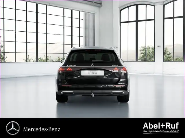 Mercedes-Benz E-Class view 5